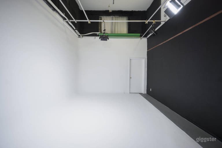  Our soundstage newly painted. Every sunday night we paint. 