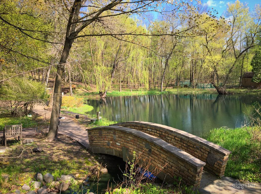 Outdoor Terraces and Patio Perfect for Happy Hours Photo 2