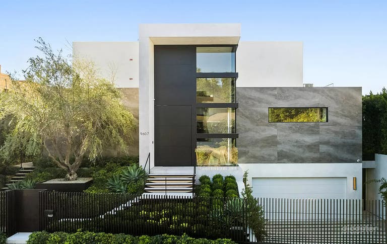  SUNSET MASTERPIECE: ULTRA-MODERN VIEW ESTATE 