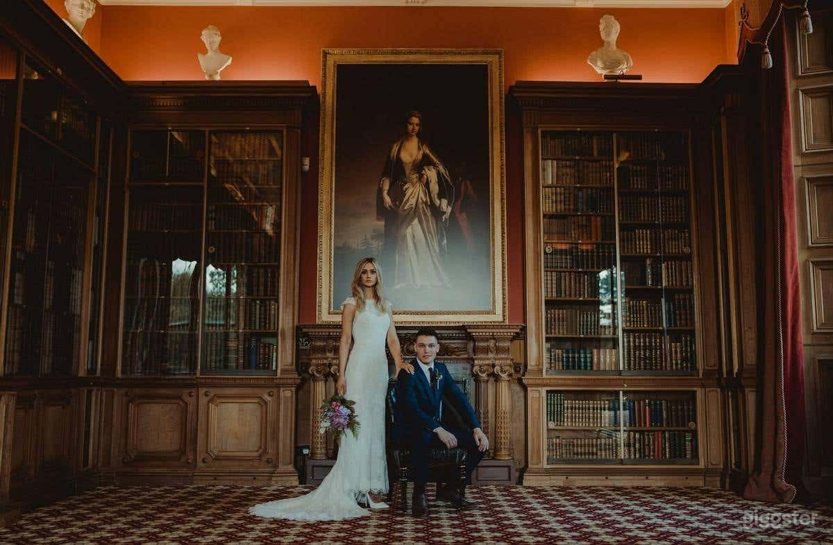 Intimate Library in Stafford Photo 4