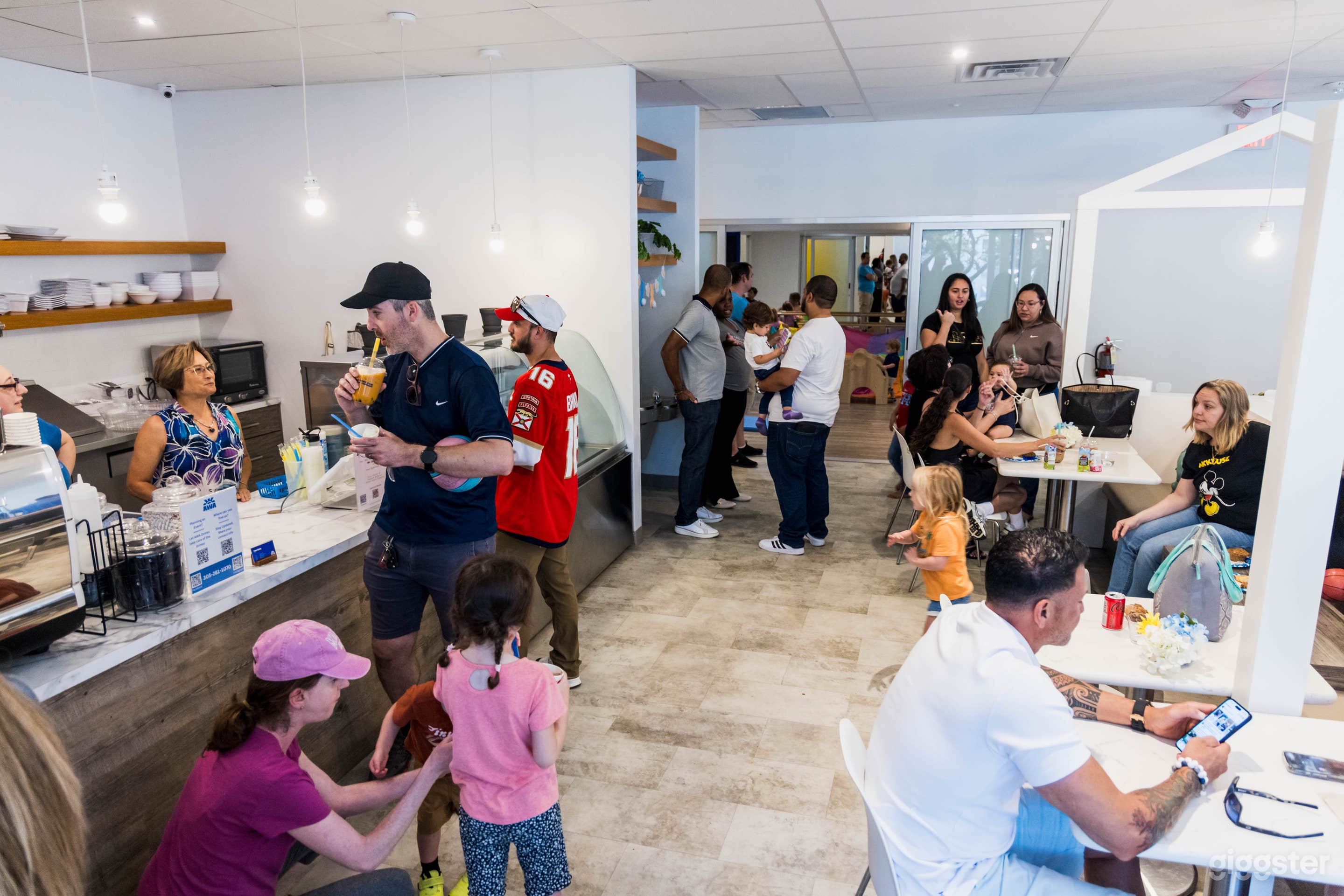 Modern Café Space – Perfect for Parties, & Social Events Photo 4
