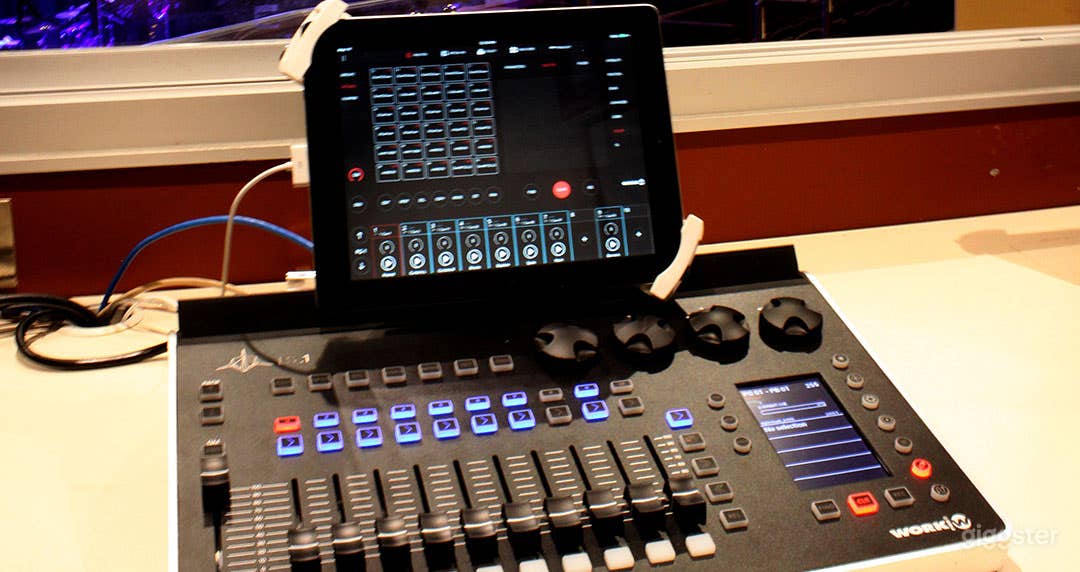 Huge Auditorium at the Heart of Melbourne  Photo 3