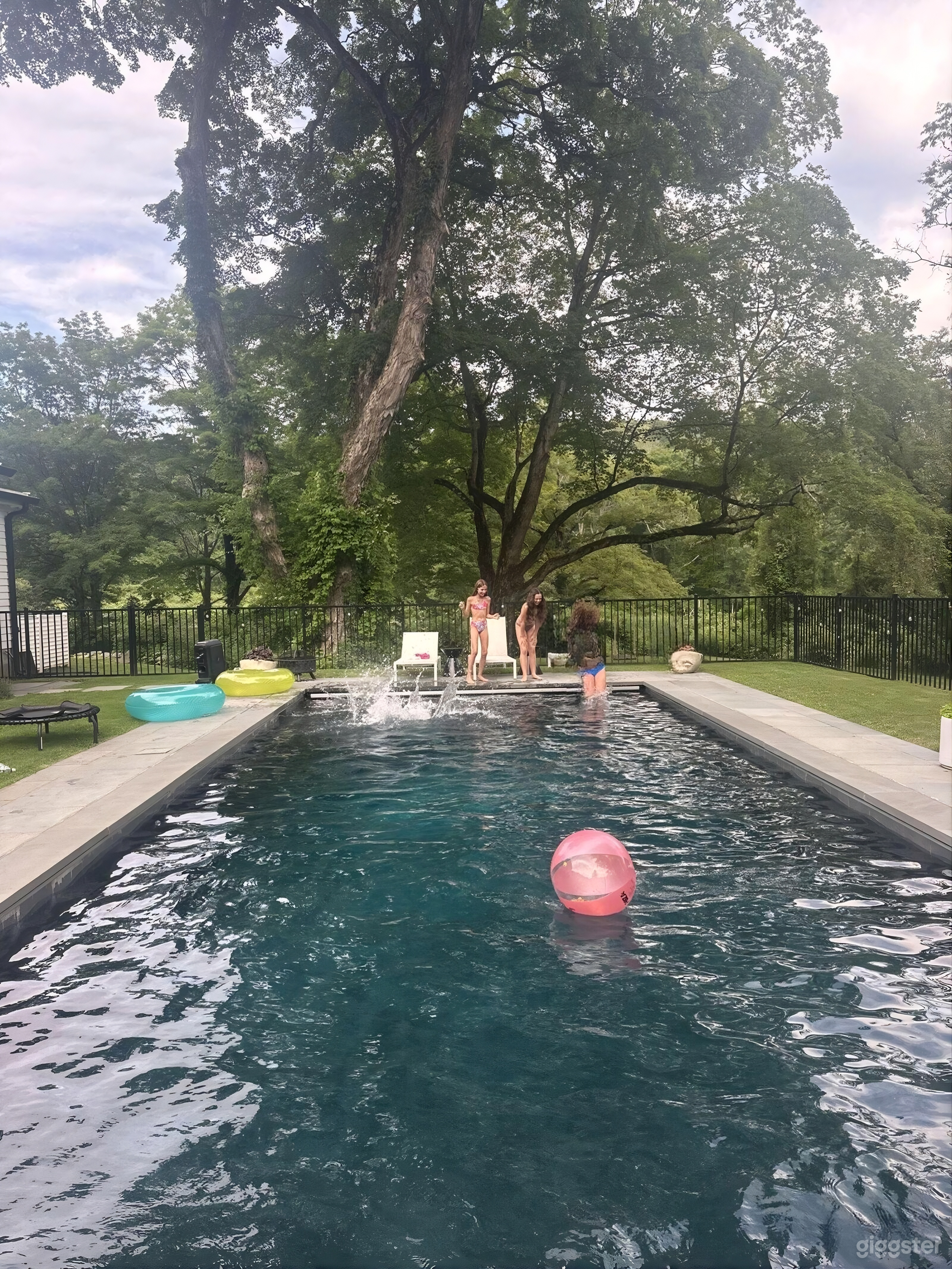 Luxury Pool Retreat in a Secluded Garden Setting Photo 3