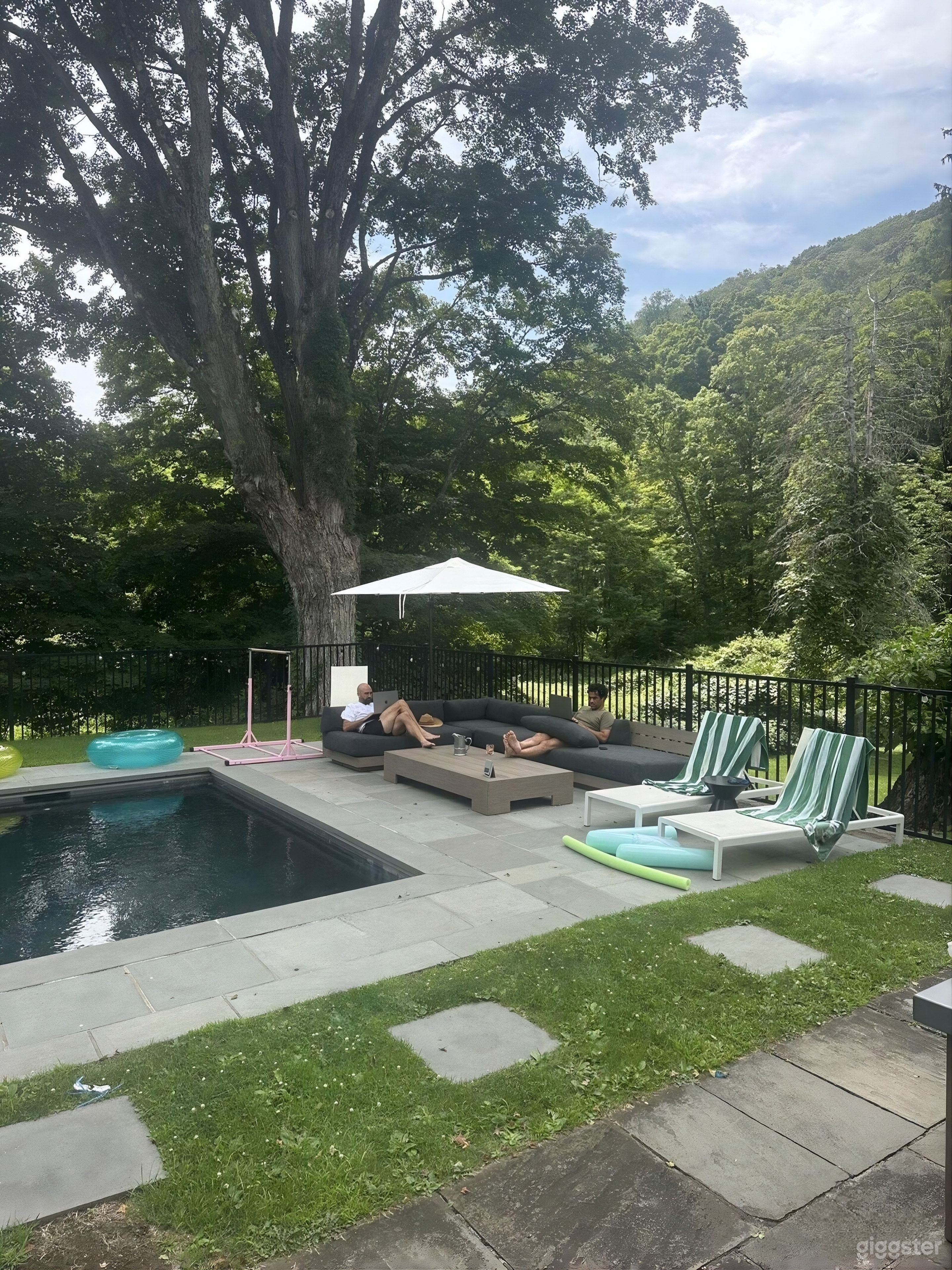 Luxury Pool Retreat in a Secluded Garden Setting Photo 1