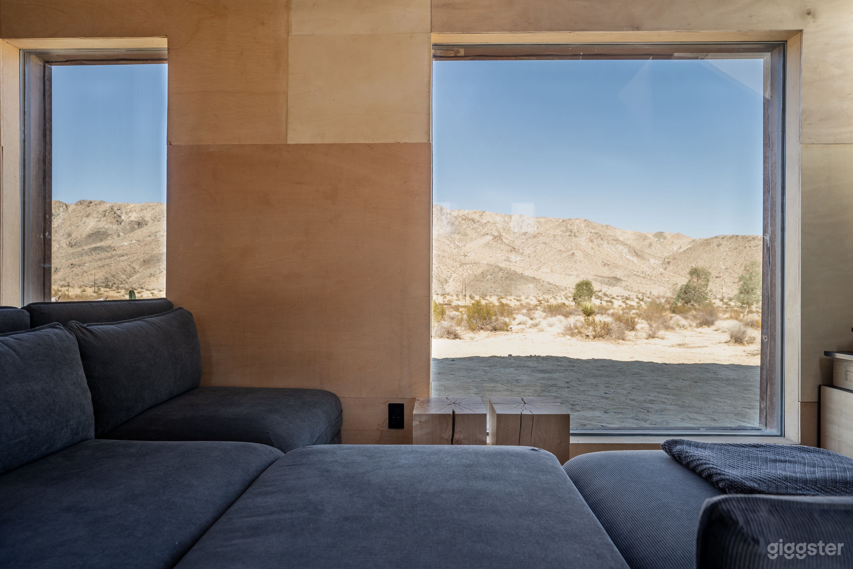 Architect's Off-Grid Cabin Photo 3