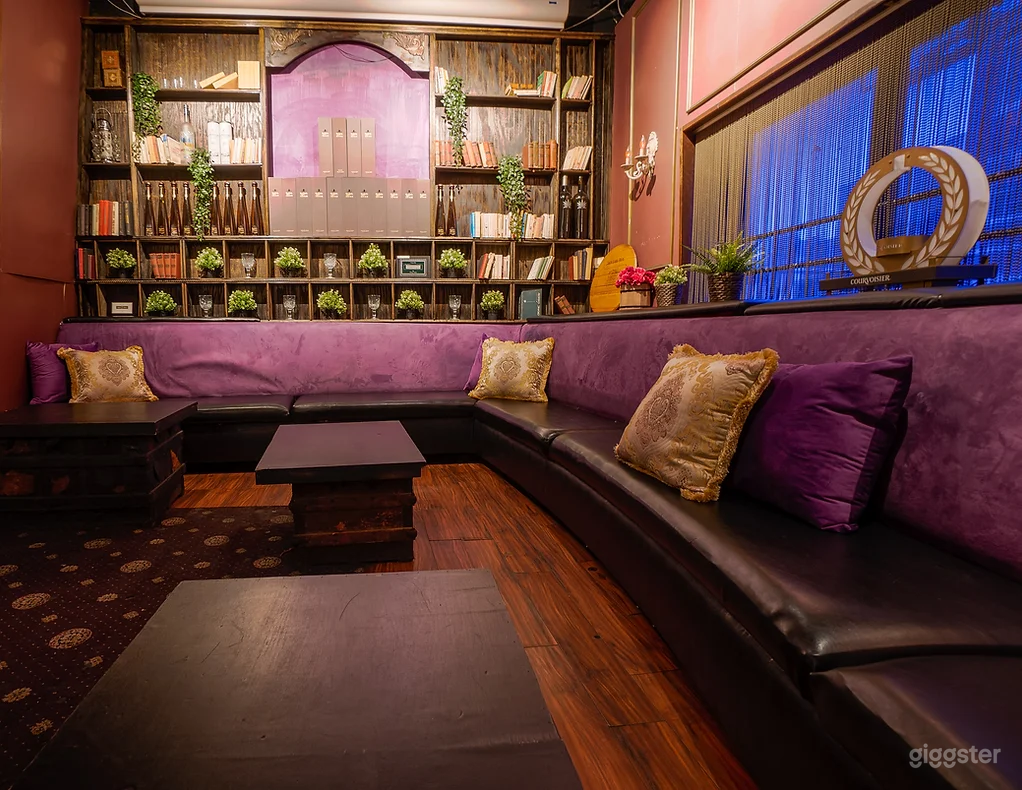 Library Lounge – A Cozy, Purple-Hued Escape Photo 3
