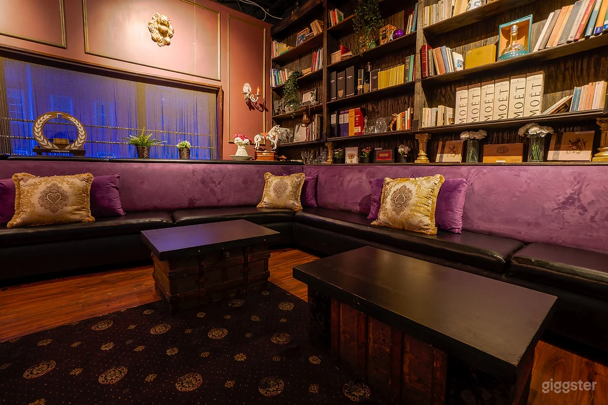 Library Lounge – A Cozy, Purple-Hued Escape Photo 4