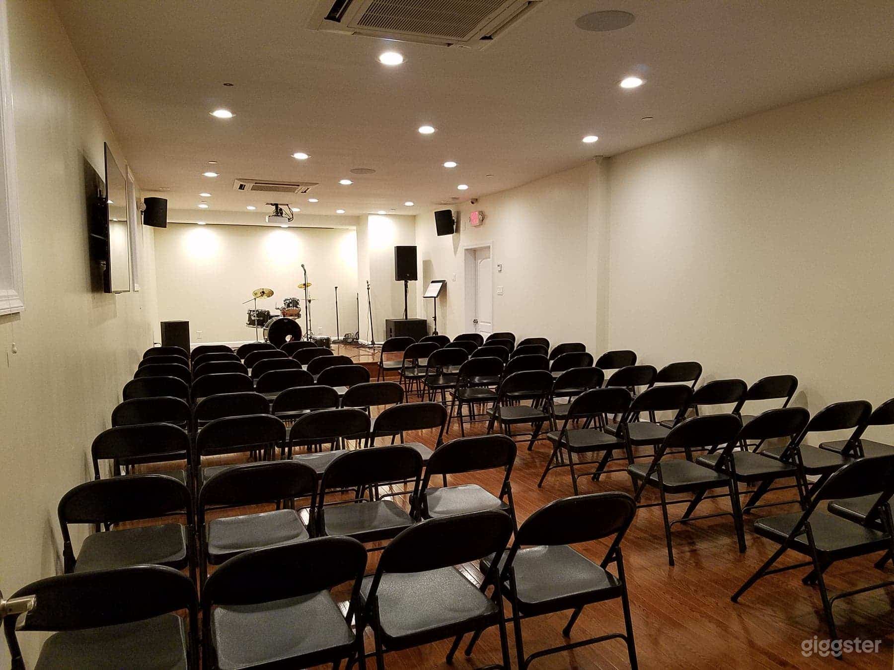 Roomy Performance Room with Stage (KS Hall) Photo 2