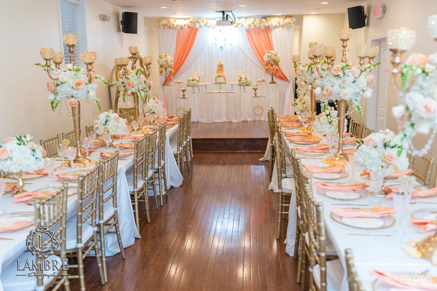 Roomy Performance Room with Stage (KS Hall) Photo 3