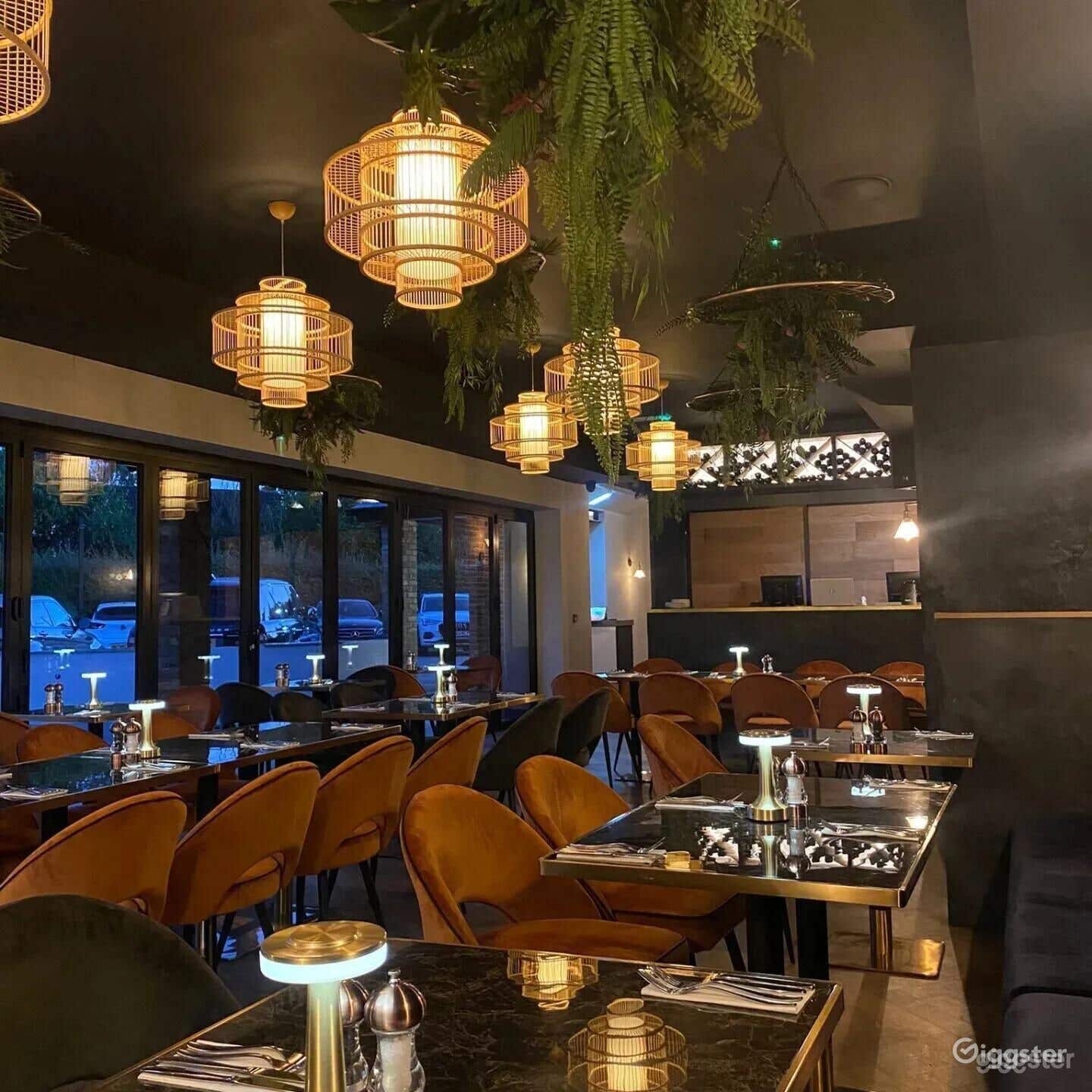 Gorgeous All In One Restaurant and Outdoor Space Photo 4