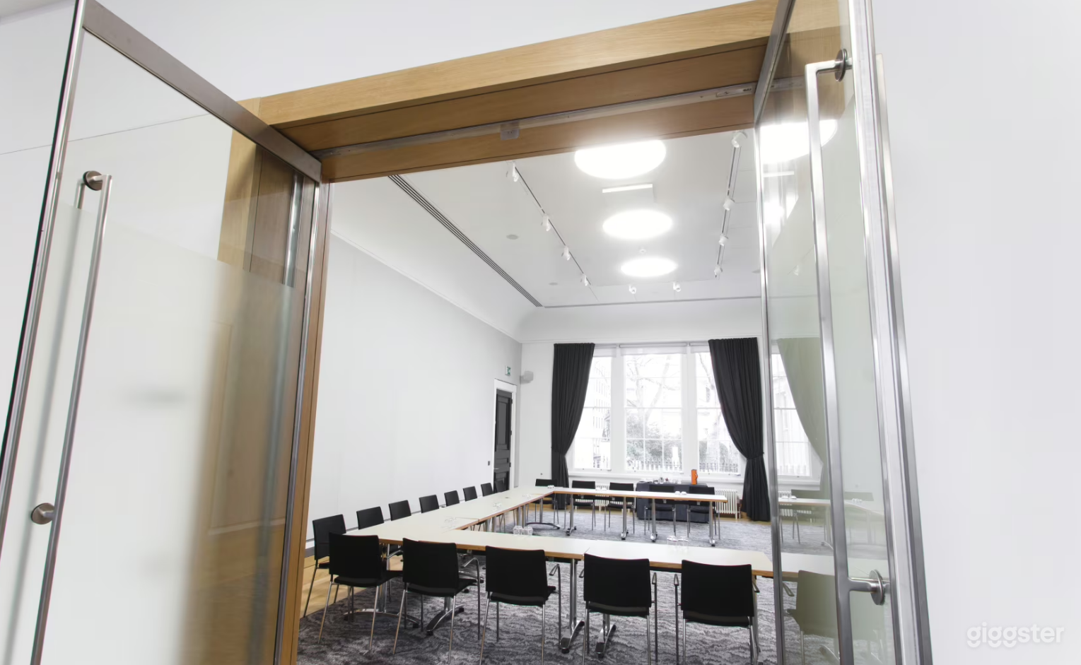 Rolls Royce Room Photo 4