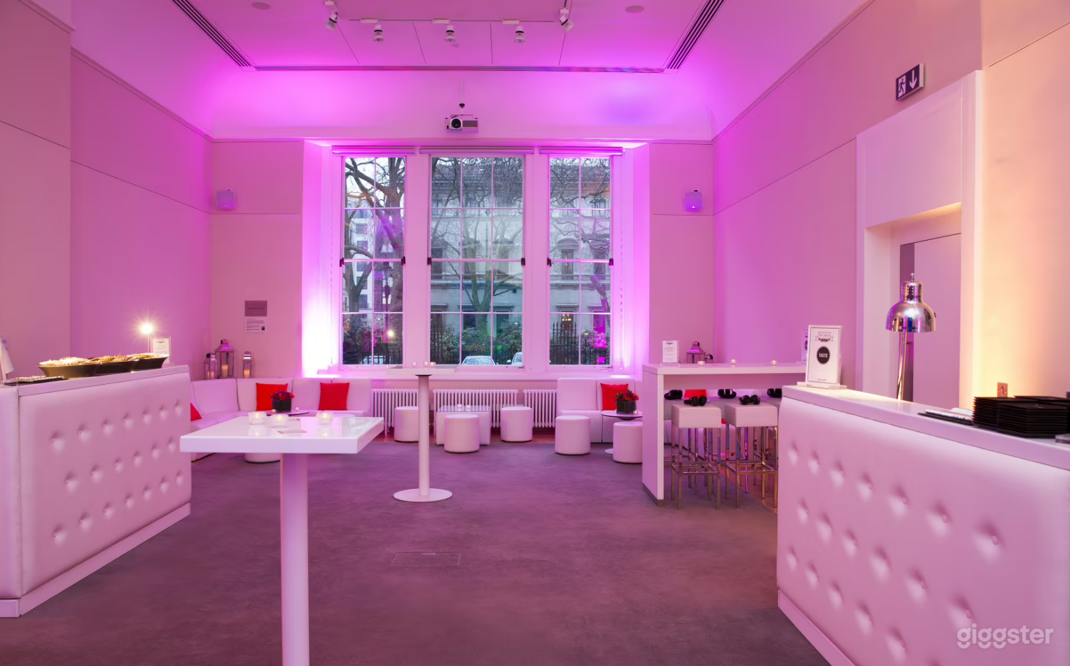 Rolls Royce Room Photo 1