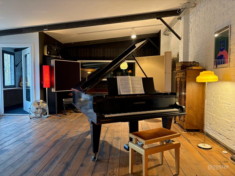  Sonnendurchflutetes Industrie-Loft in ruhigem Berliner Innenhof 