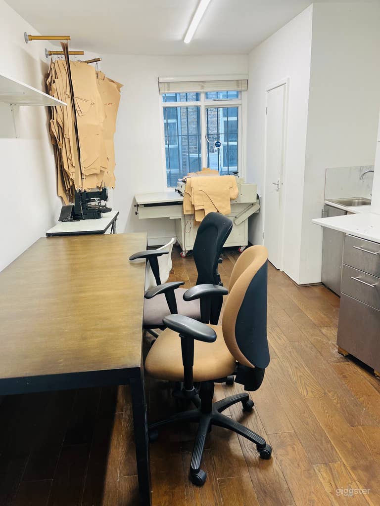  Studio room roe rent. Two machines will are being removed. 