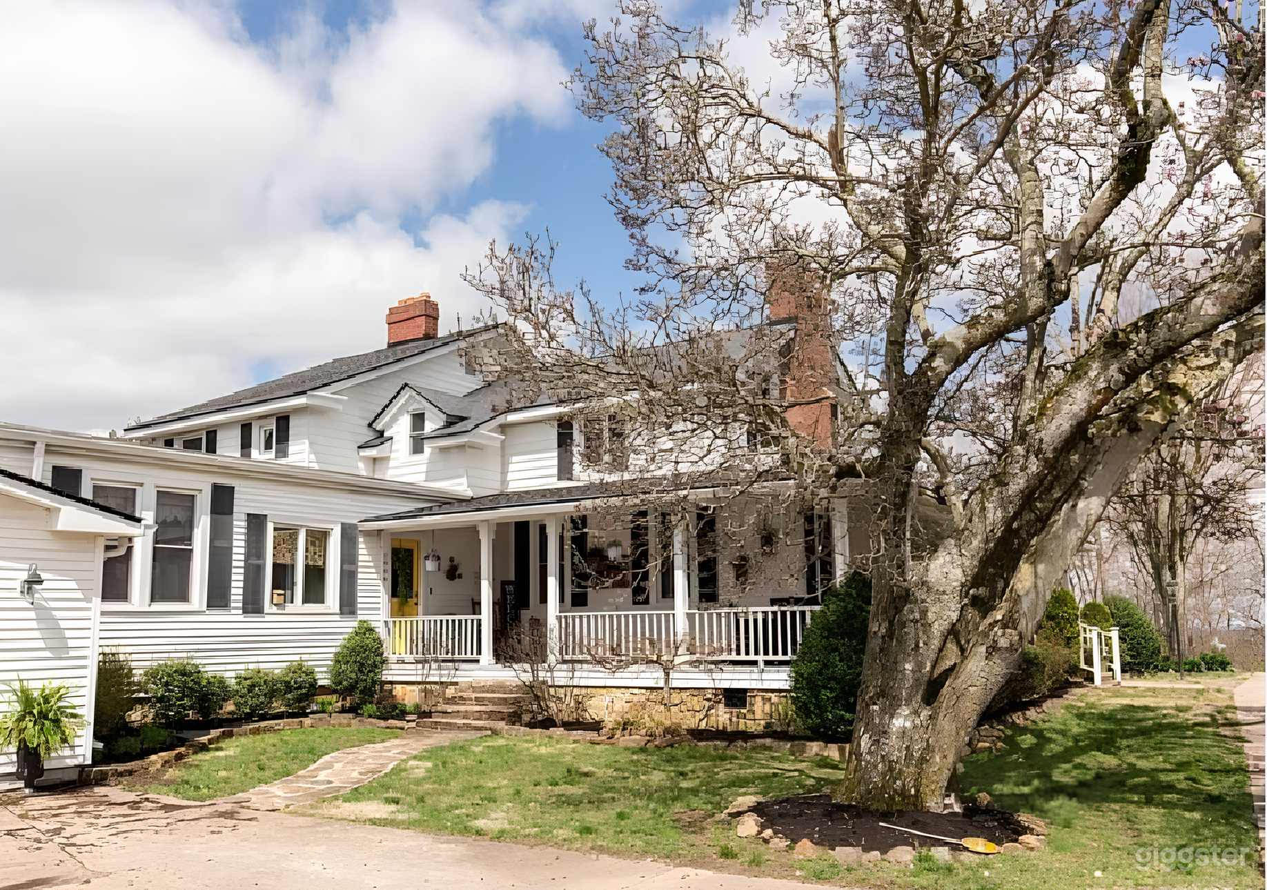 Historic Hilltop Estate w/ Breathtaking City Views Photo 4