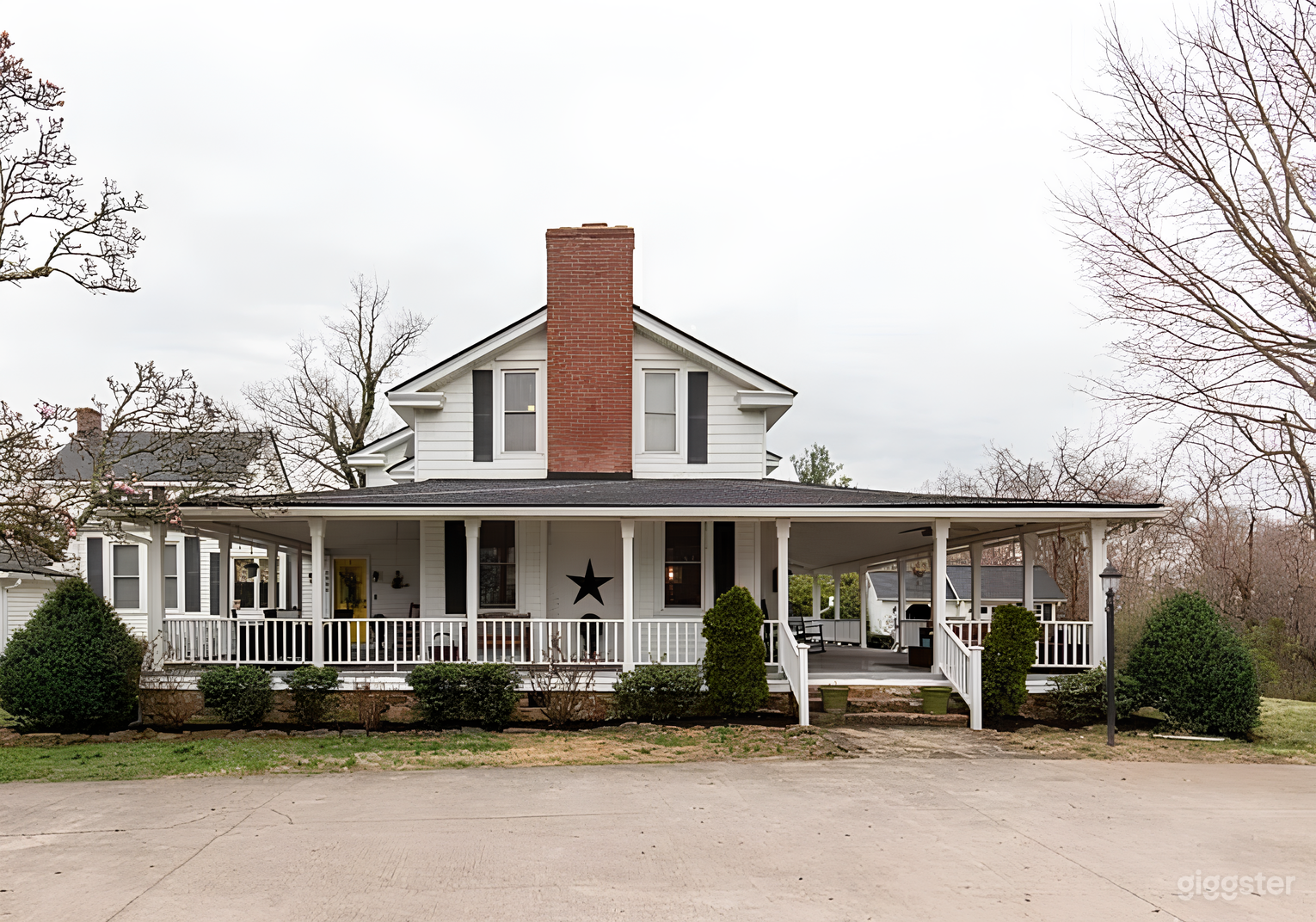 Historic Hilltop Estate w/ Breathtaking City Views Photo 3