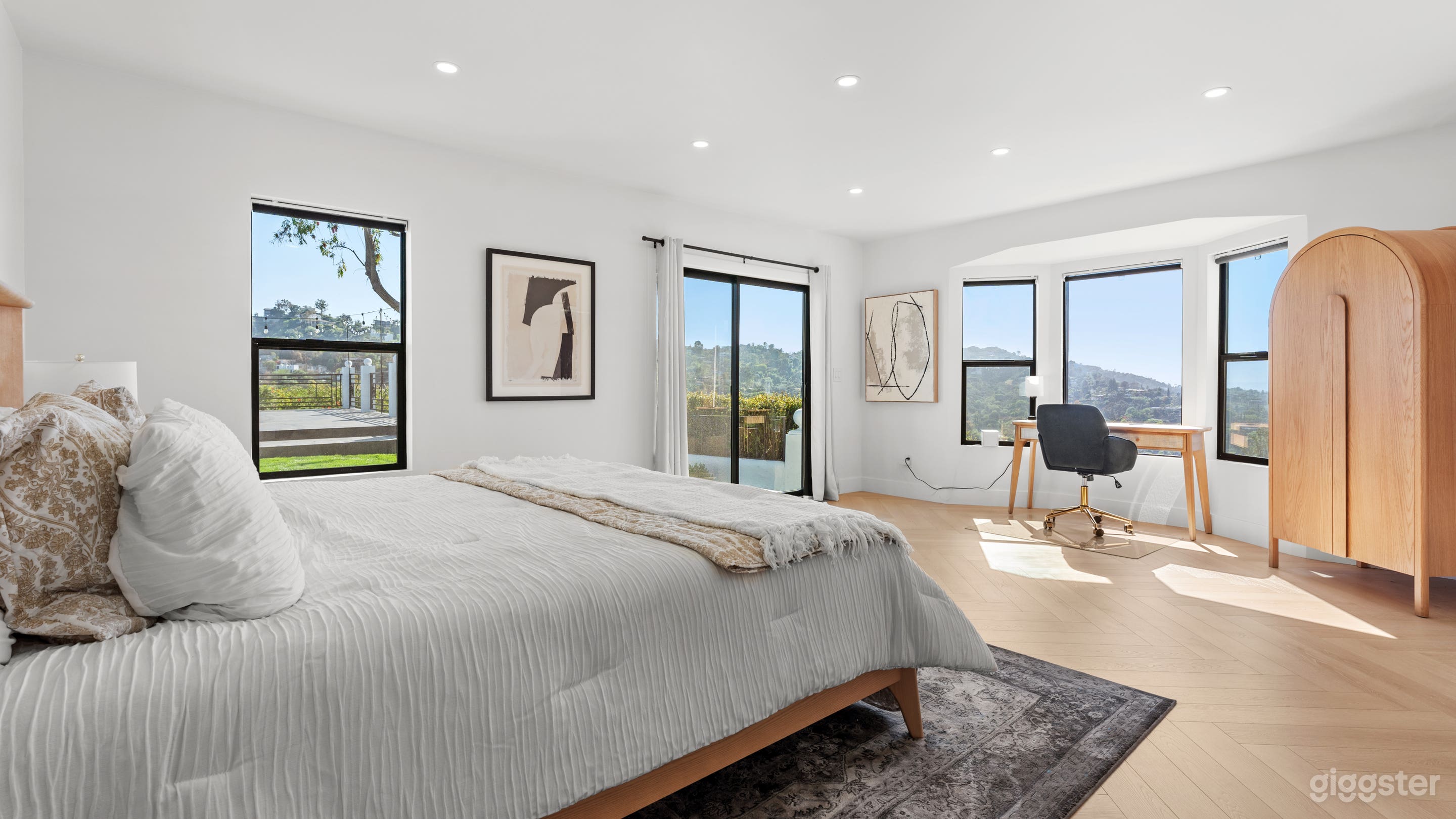 Gorgeous master bedroom. With a private entrance connected to the overlook and a great view of Universal City. (Room is an additional charge in most situations)