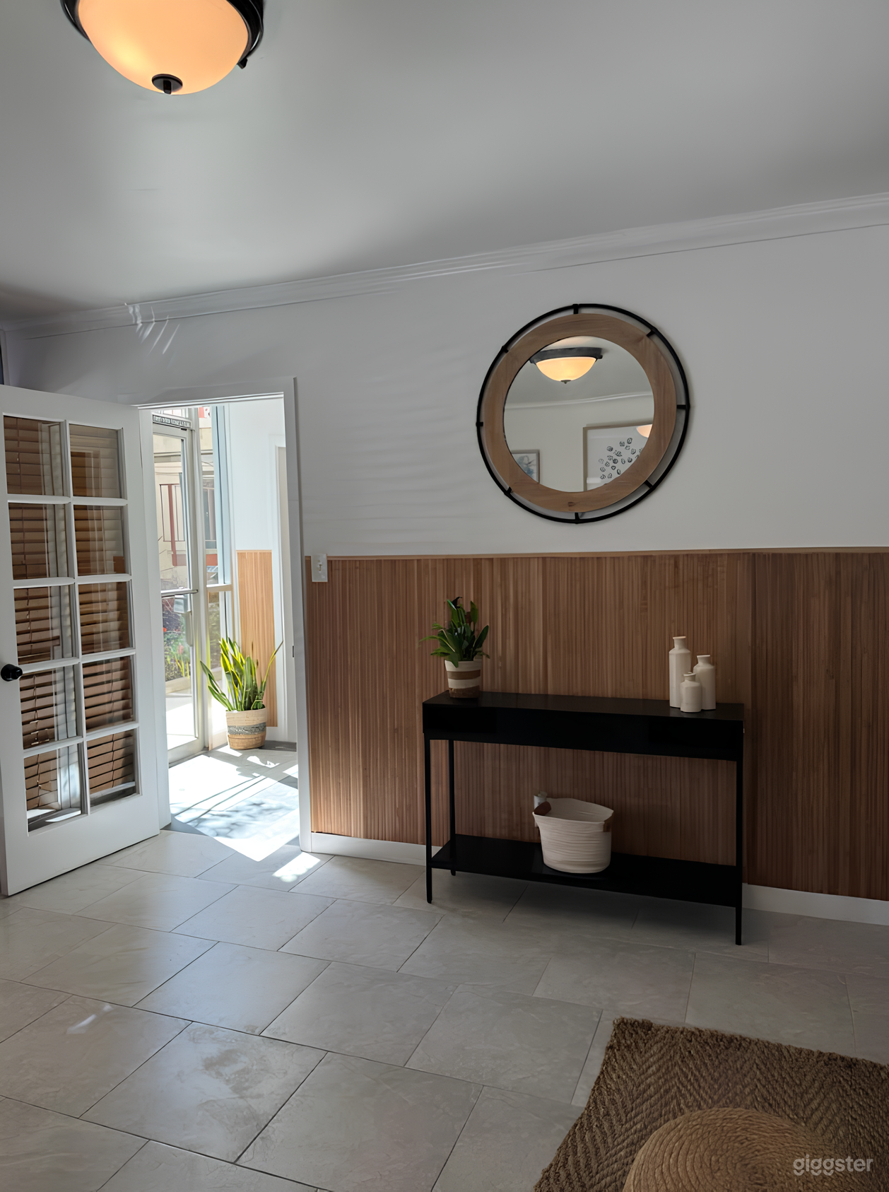 Peaceful, Private space with lots of natural light Photo 3