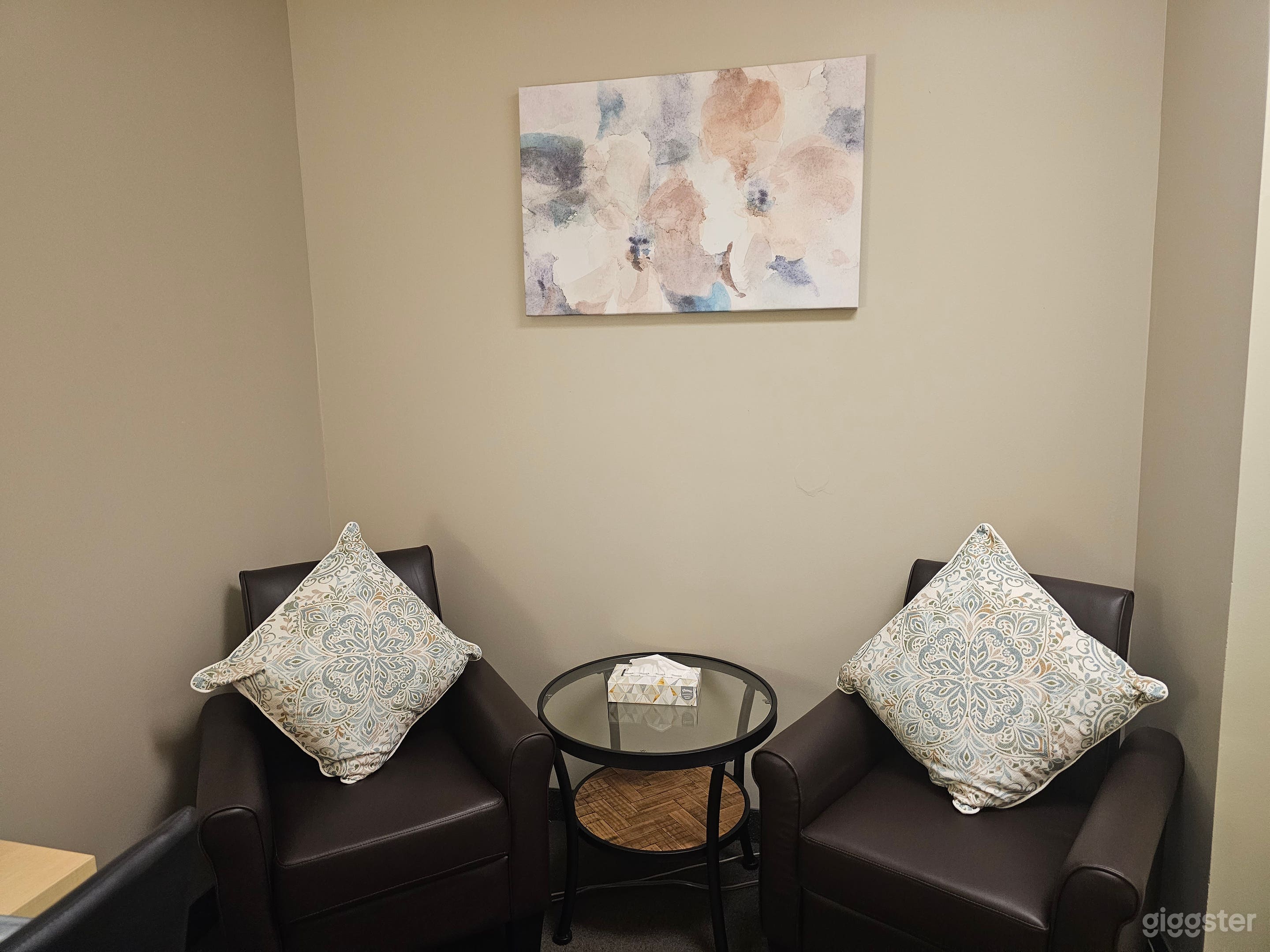 Comfy Office for Counseling sessions Photo 2
