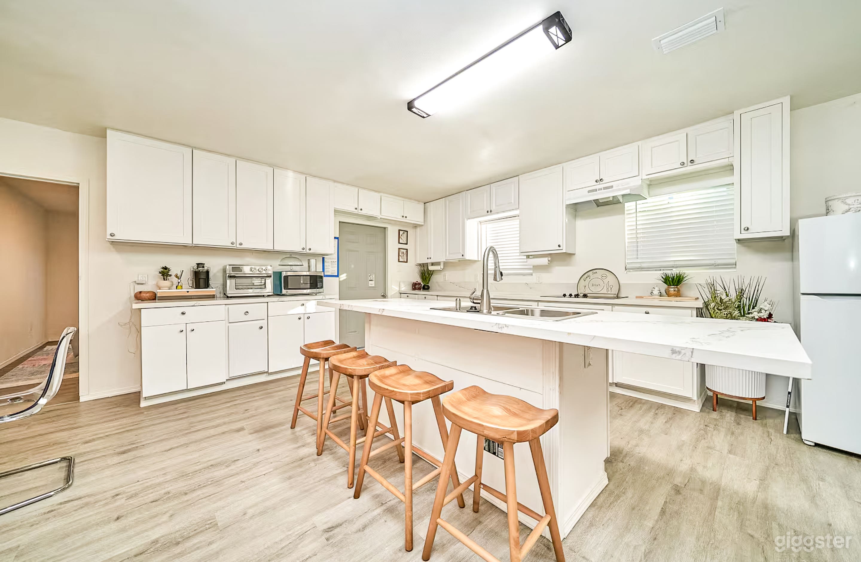 Stylish Modern Home with Open Living Spaces, Natural Light Photo 2