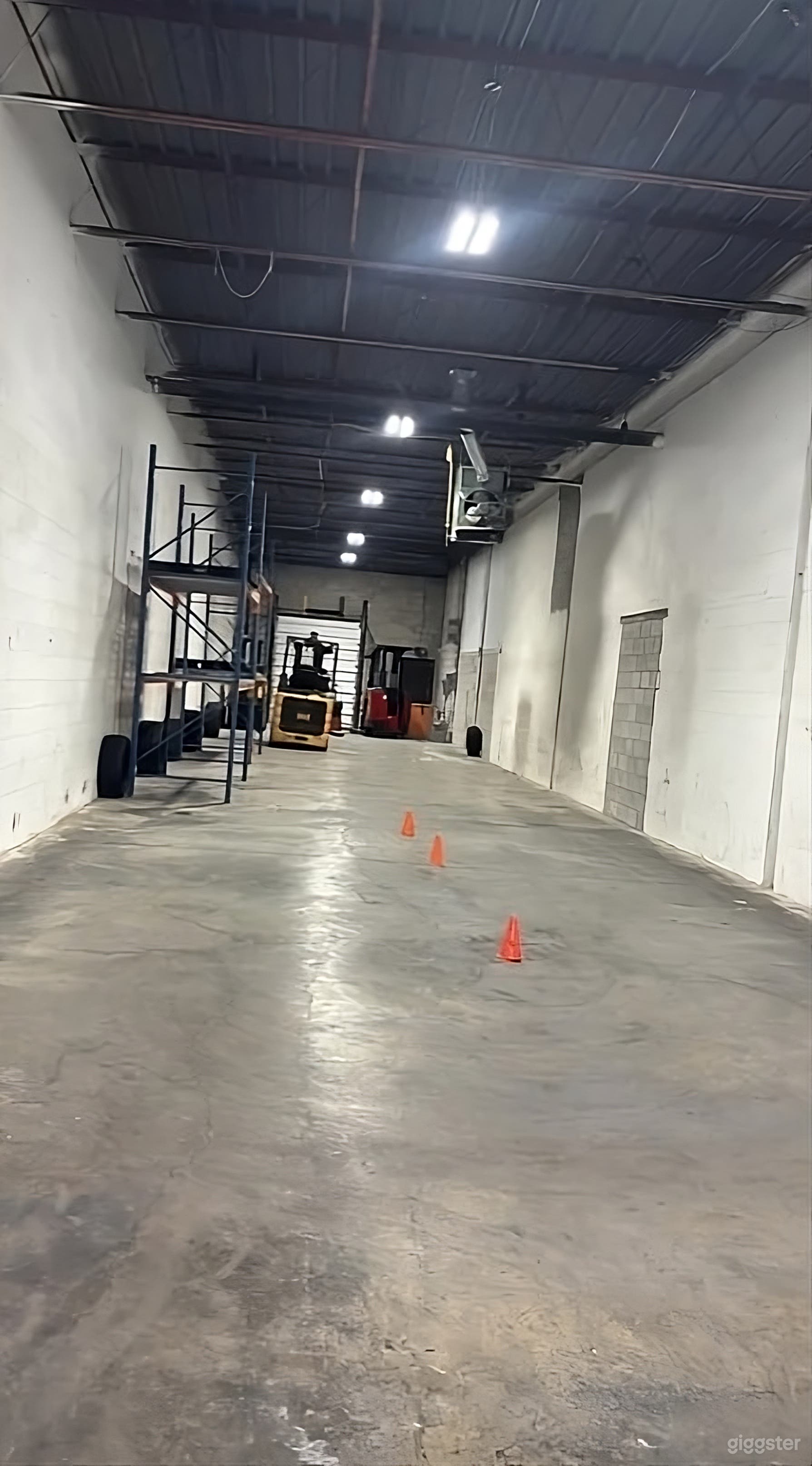 Open Warehouse Space Photo 3