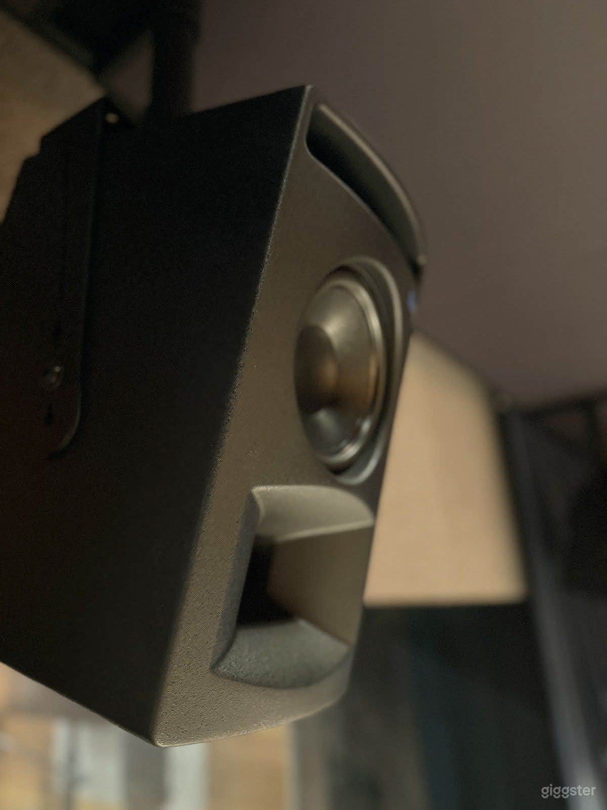 "Emerald Bay" Hollywood High-Performance Compact Mixing Room Photo 4