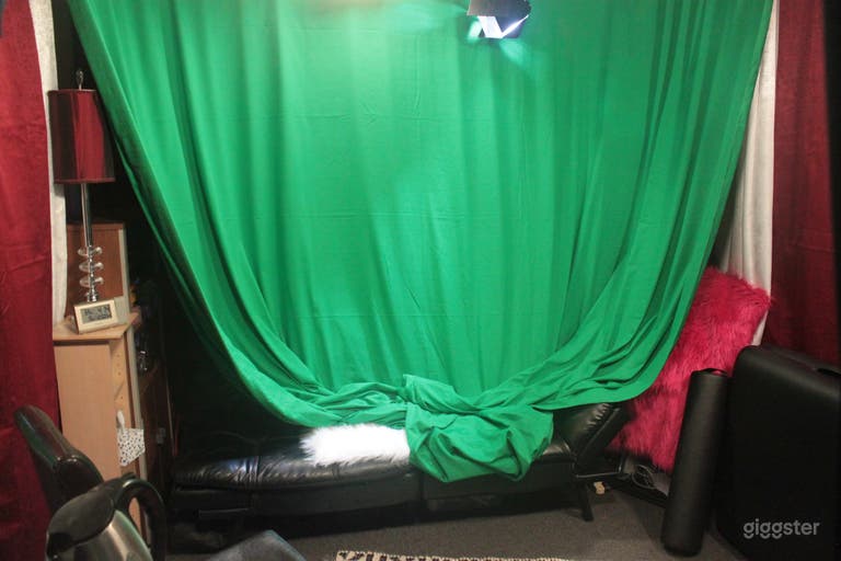  Moveable on set furniture, with various curtain and green screen options. 