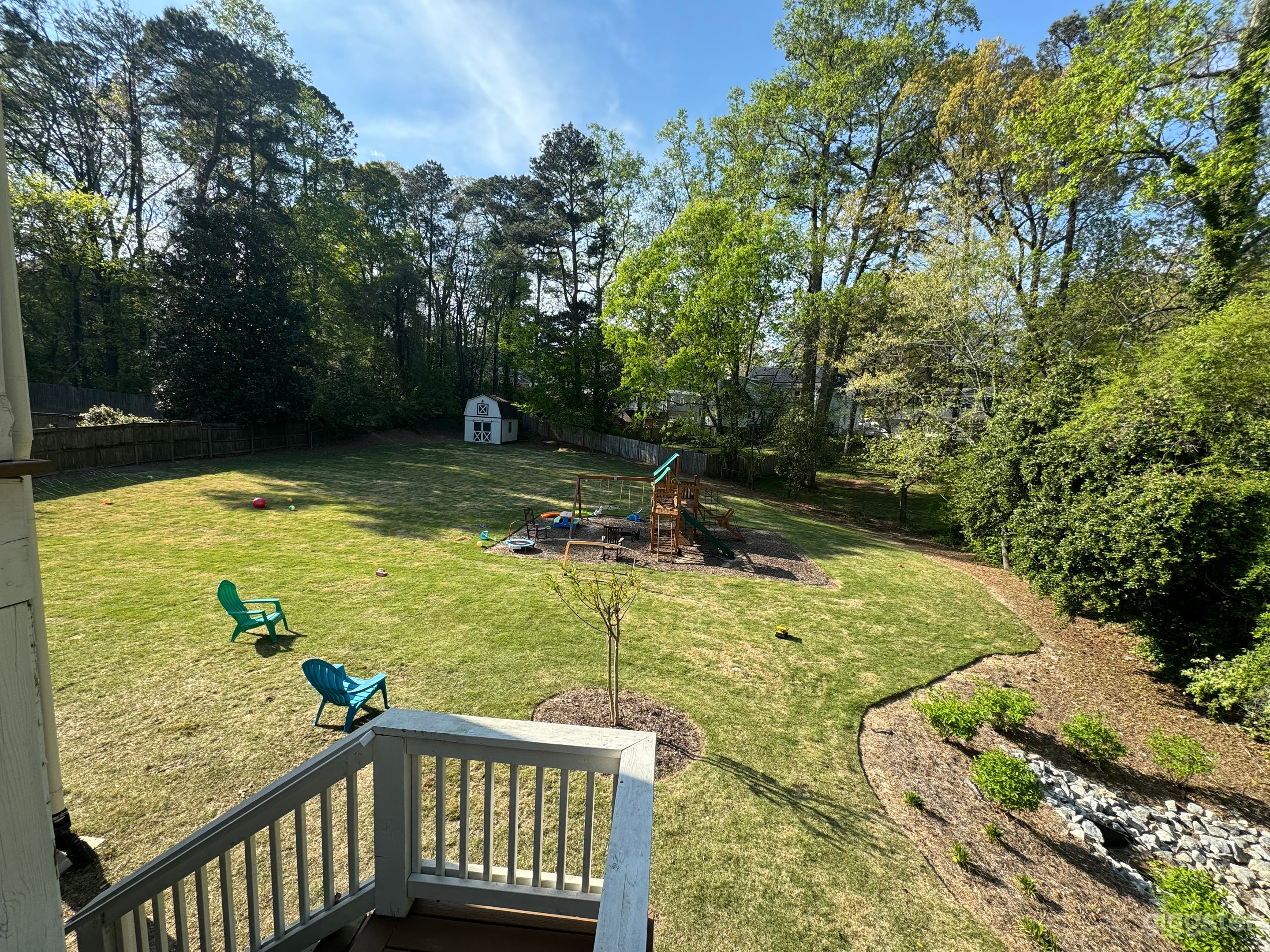 New Classic Modern Resident with Large Yard Photo 2