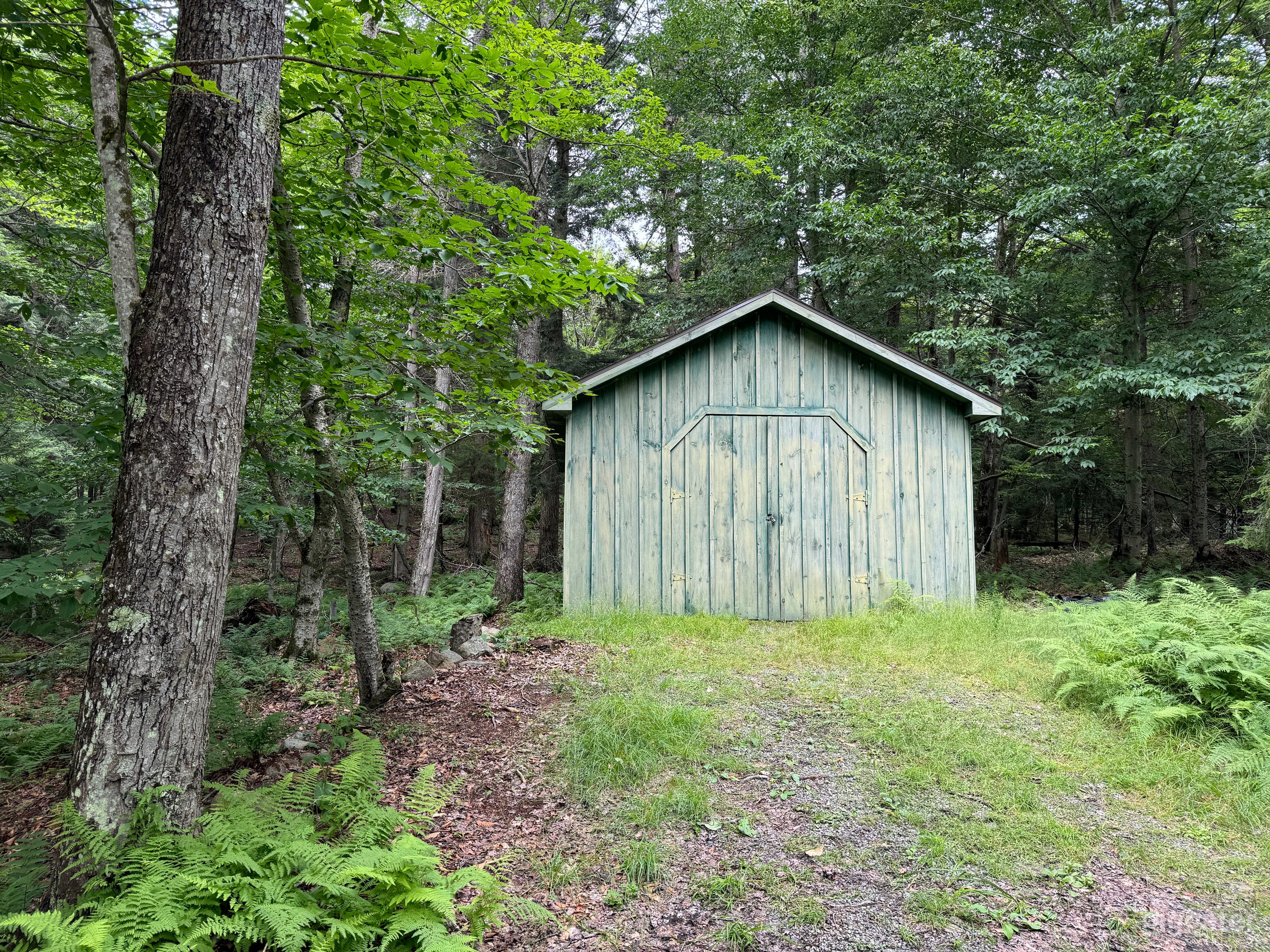 Rustic Adirondack Lake House for Film & Photo Shoots Photo 4