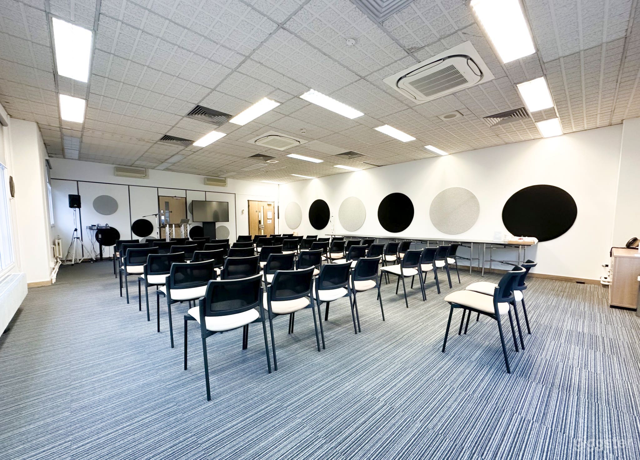 The Nightingale Room Photo 1