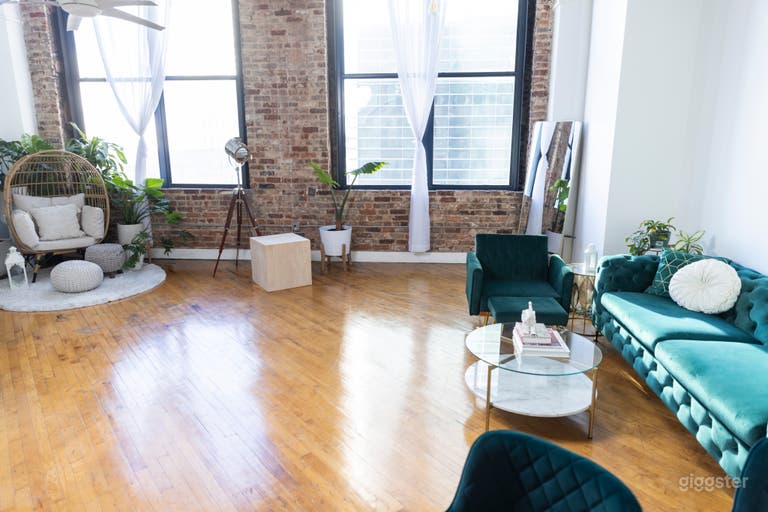  Beautiful natural light filled industrial loft 