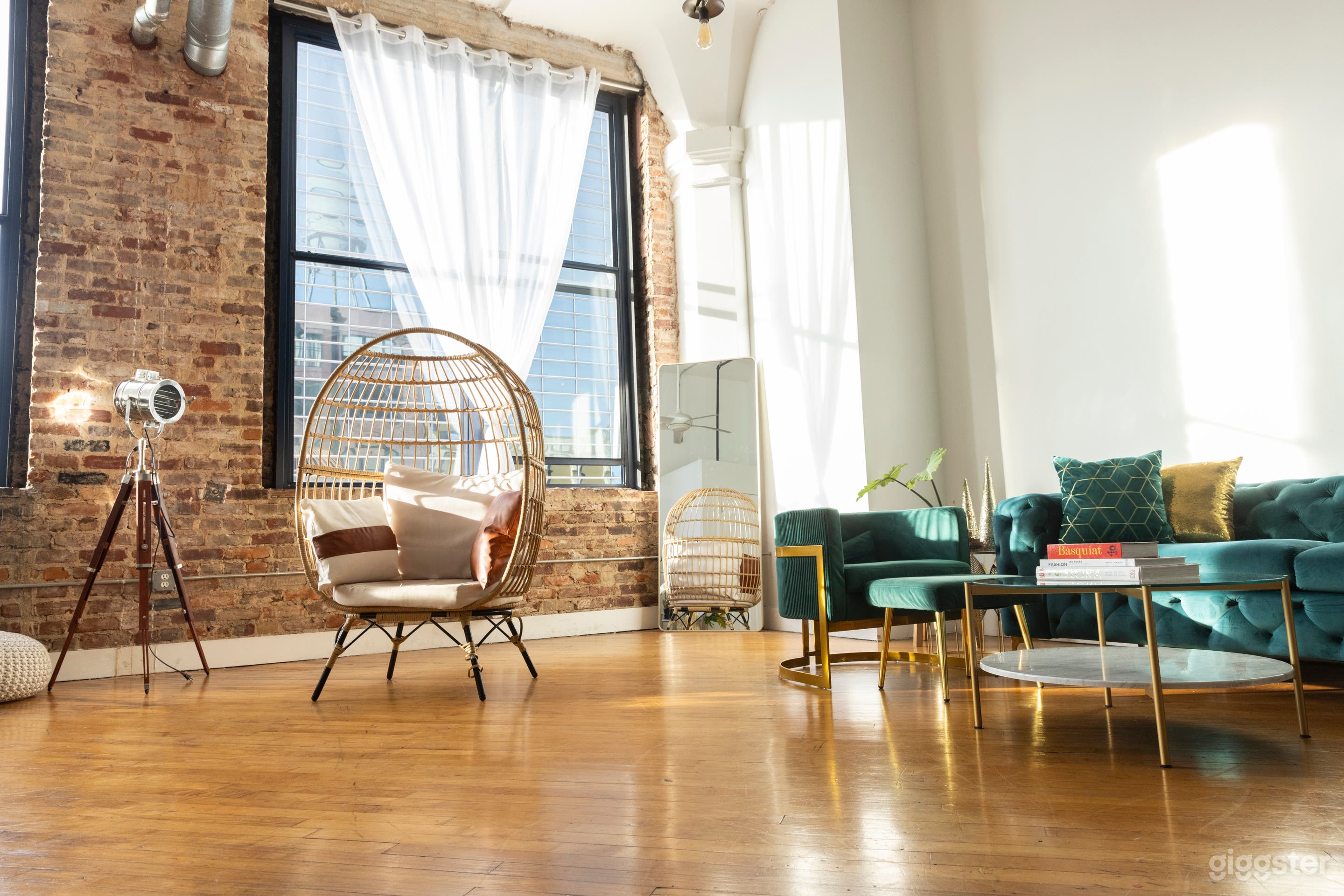 Beautiful natural light filled industrial loft Photo 1