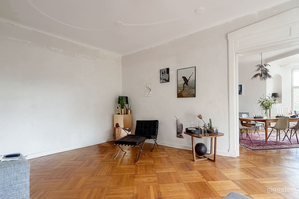 A Light-Filled Grand Berlin Space w/ Classic-Modern Details Foto 4