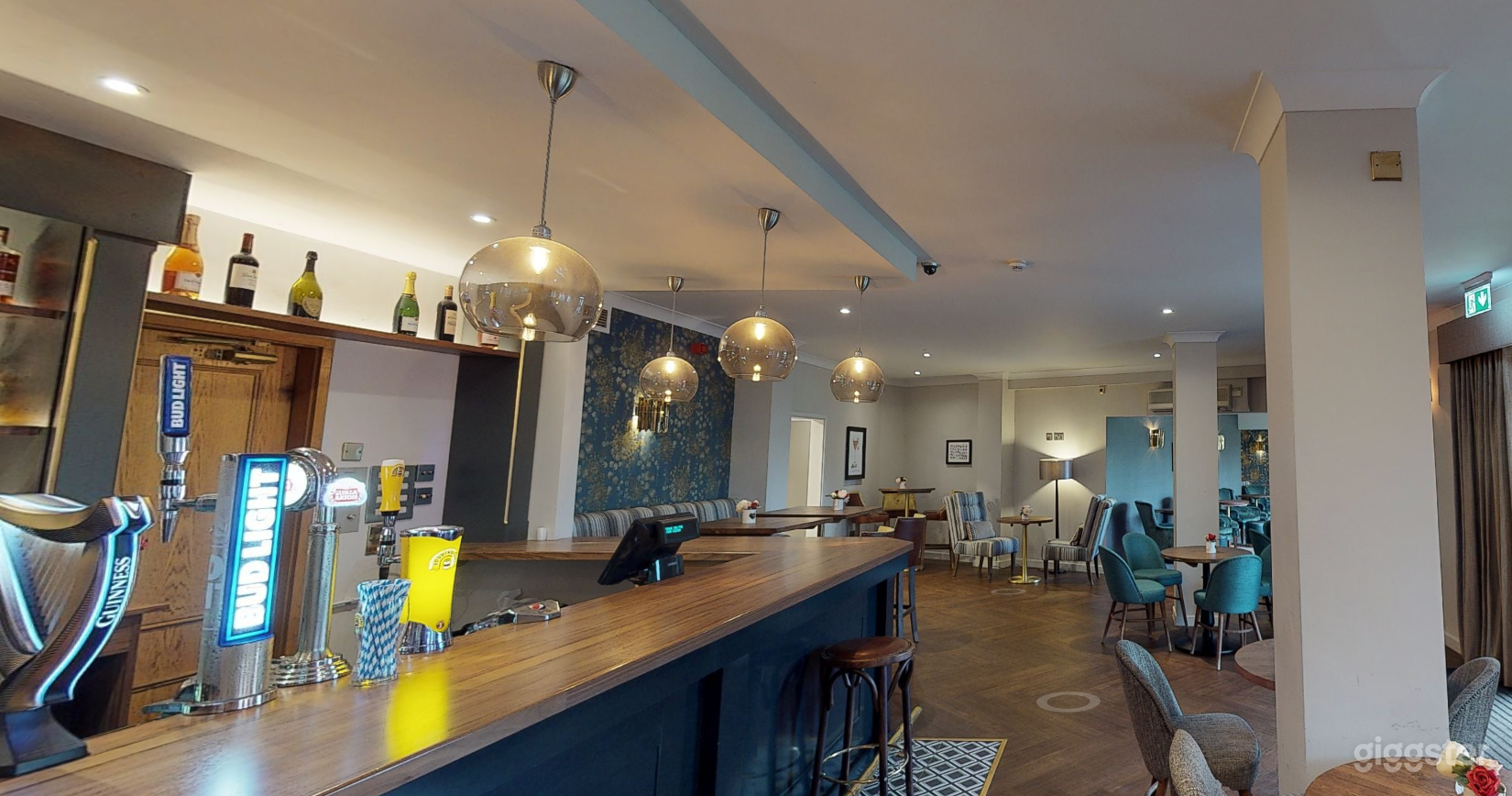 Cozy B98 Bar for Events and Functions Photo 1