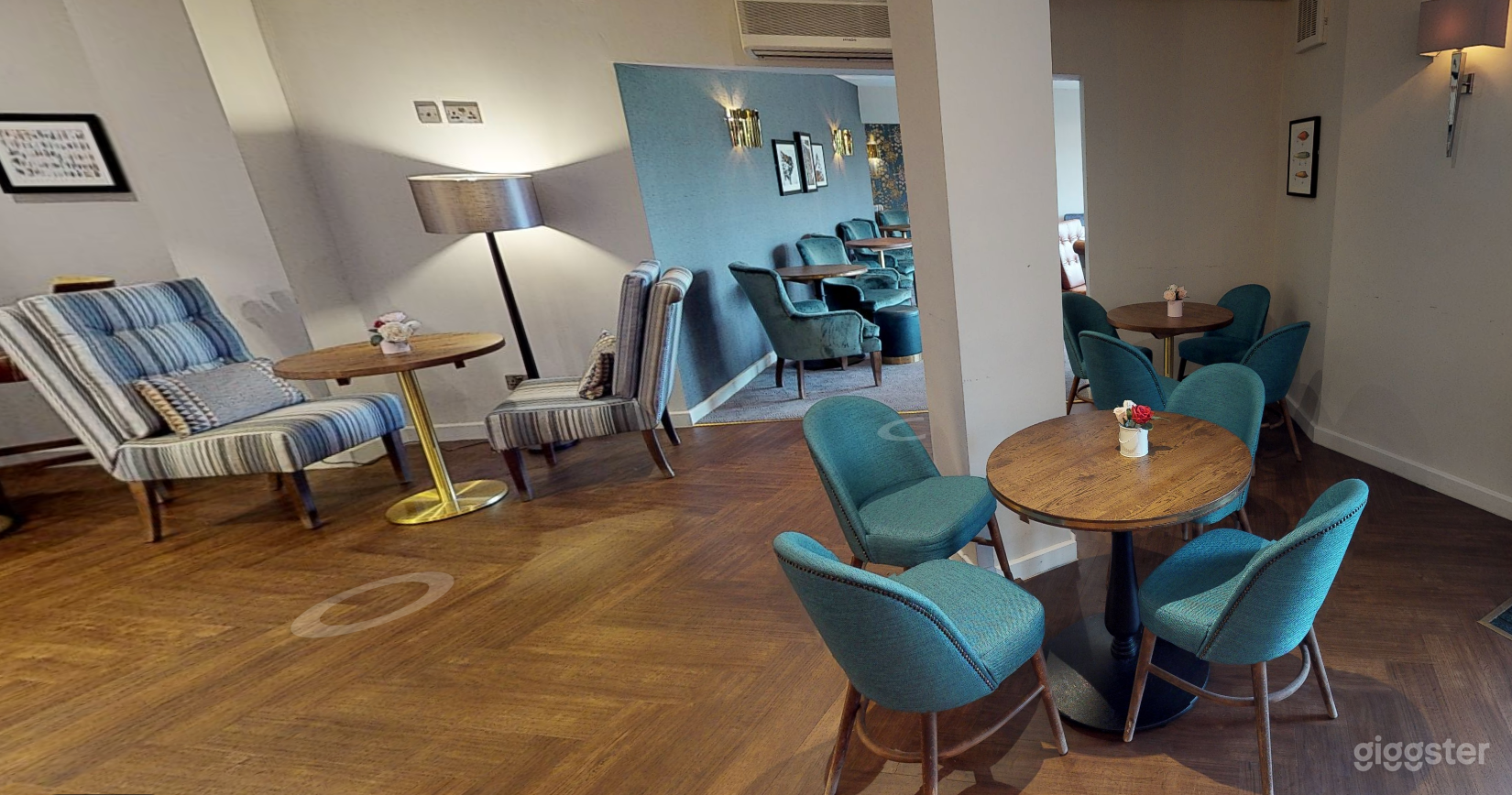 Cozy B98 Bar for Events and Functions Photo 3