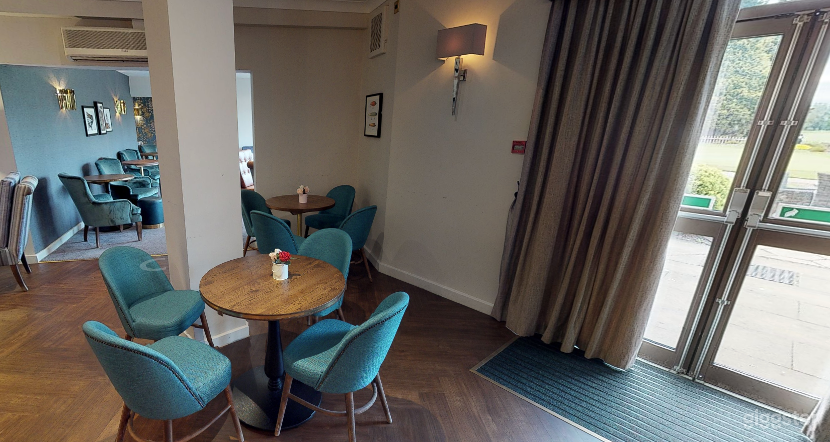 Cozy B98 Bar for Events and Functions Photo 4