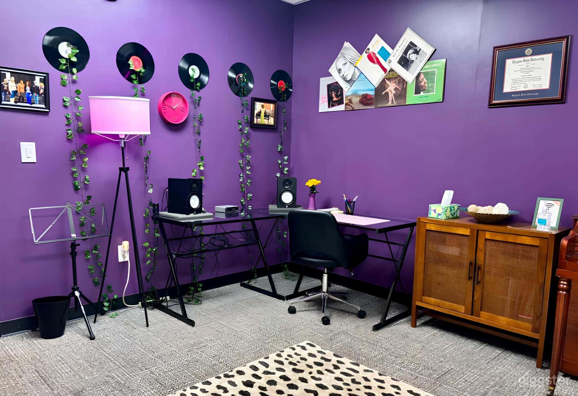 Chic Boho Music Studio for Rehearsals &amp; Creation Photo 2