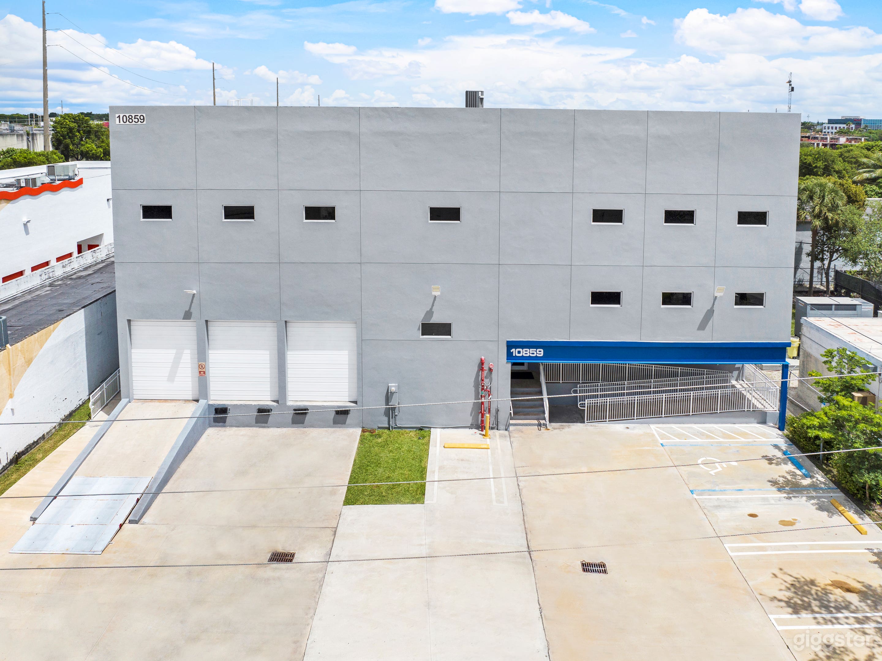 Exotic and Classic Car Warehouse Photo 2