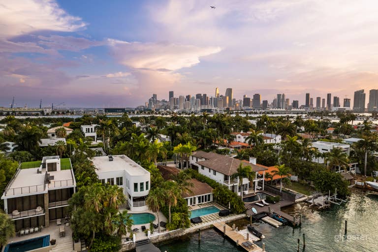   VILLA MIRA , PREMIER PRODUCTION AND EVENT  