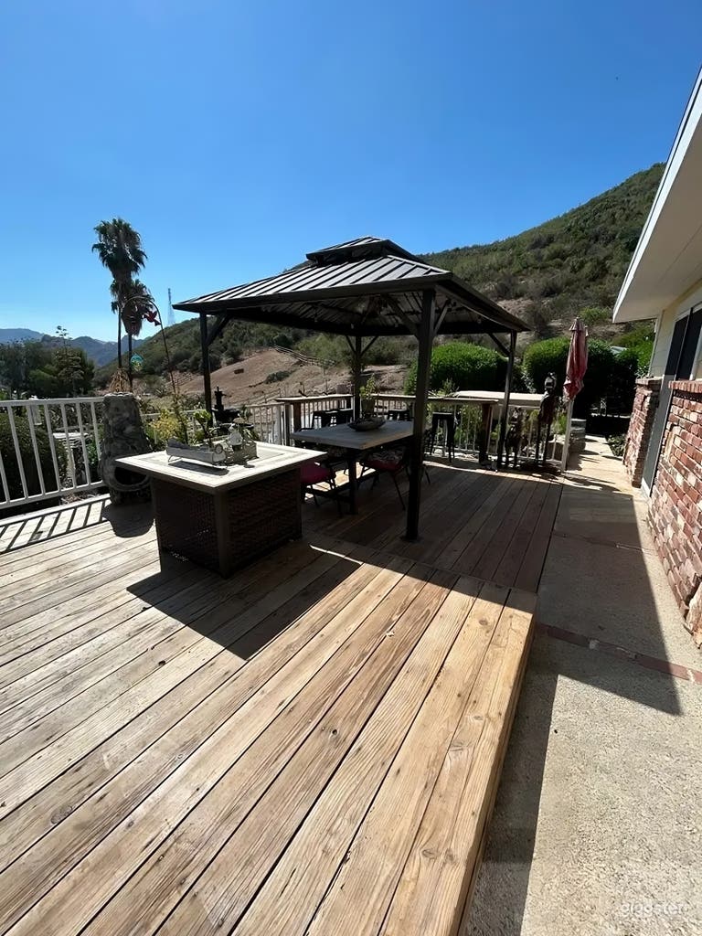 Rustic Backyard  Canyon Deck 