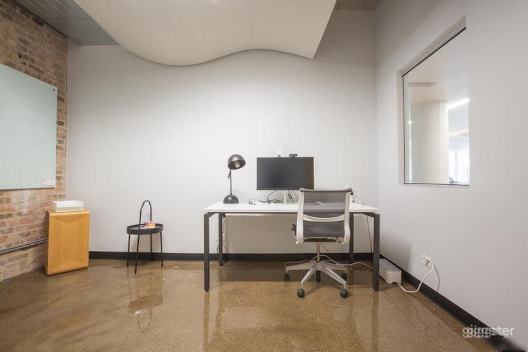  Private Office Space (3:4) 