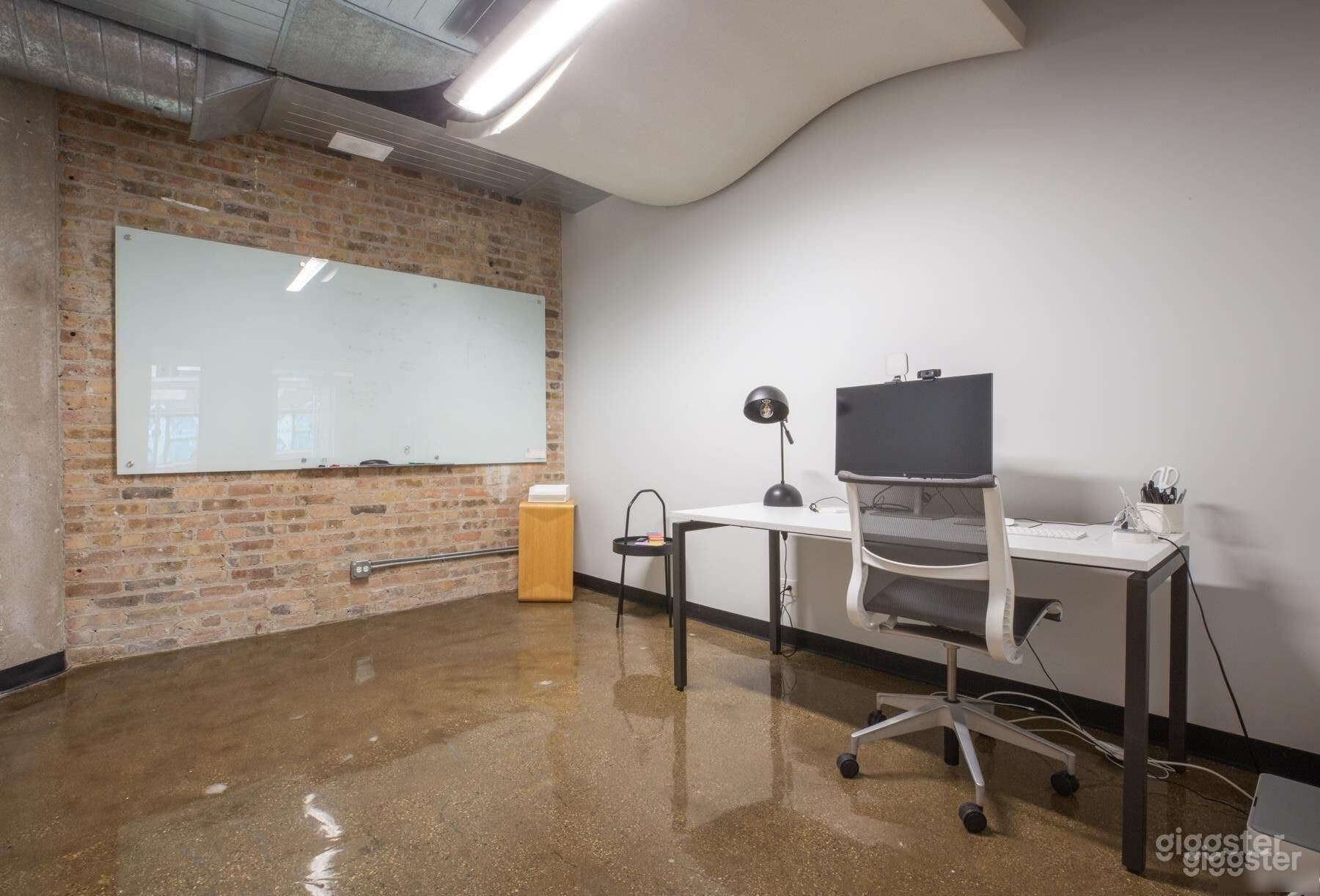 Private Office Space (3:4) Photo 2