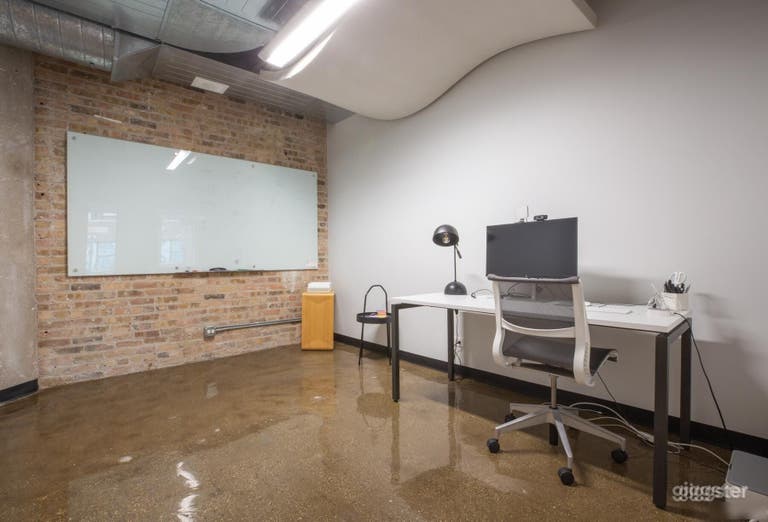  Private Office Space (3:4) 