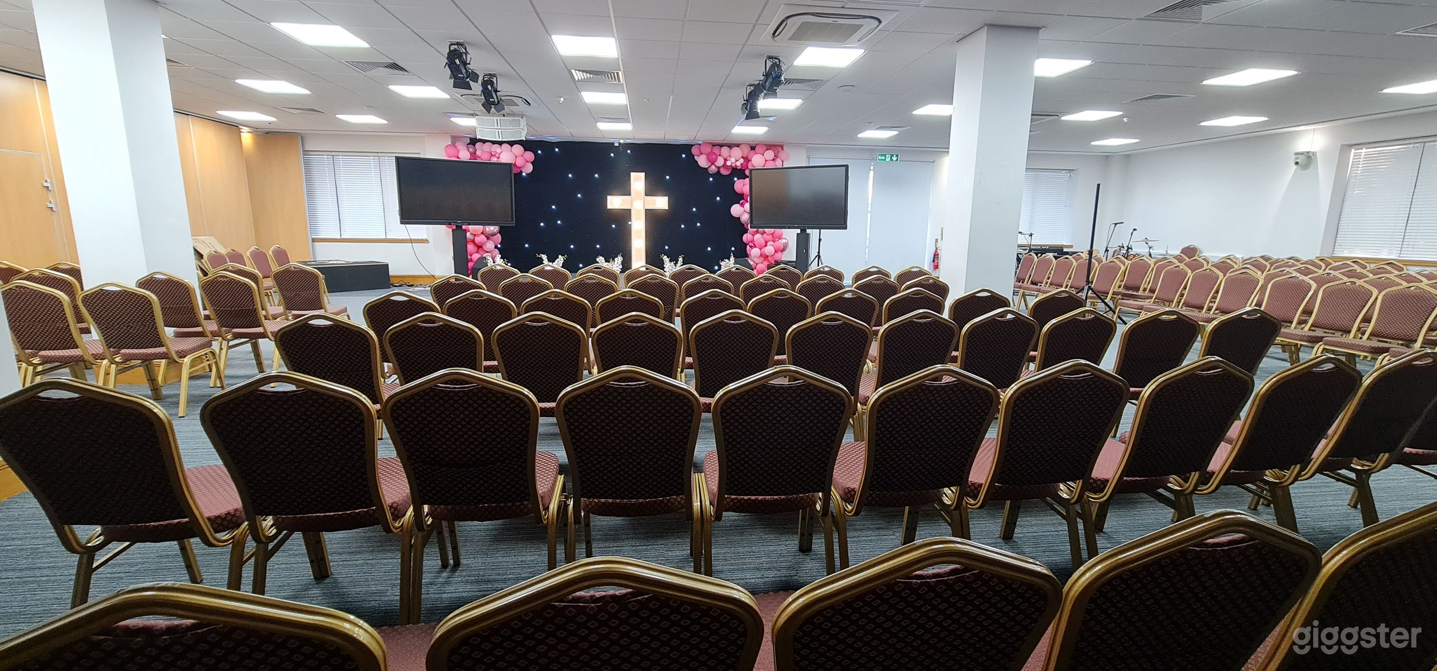 Amazing House Conference Centre Photo 3
