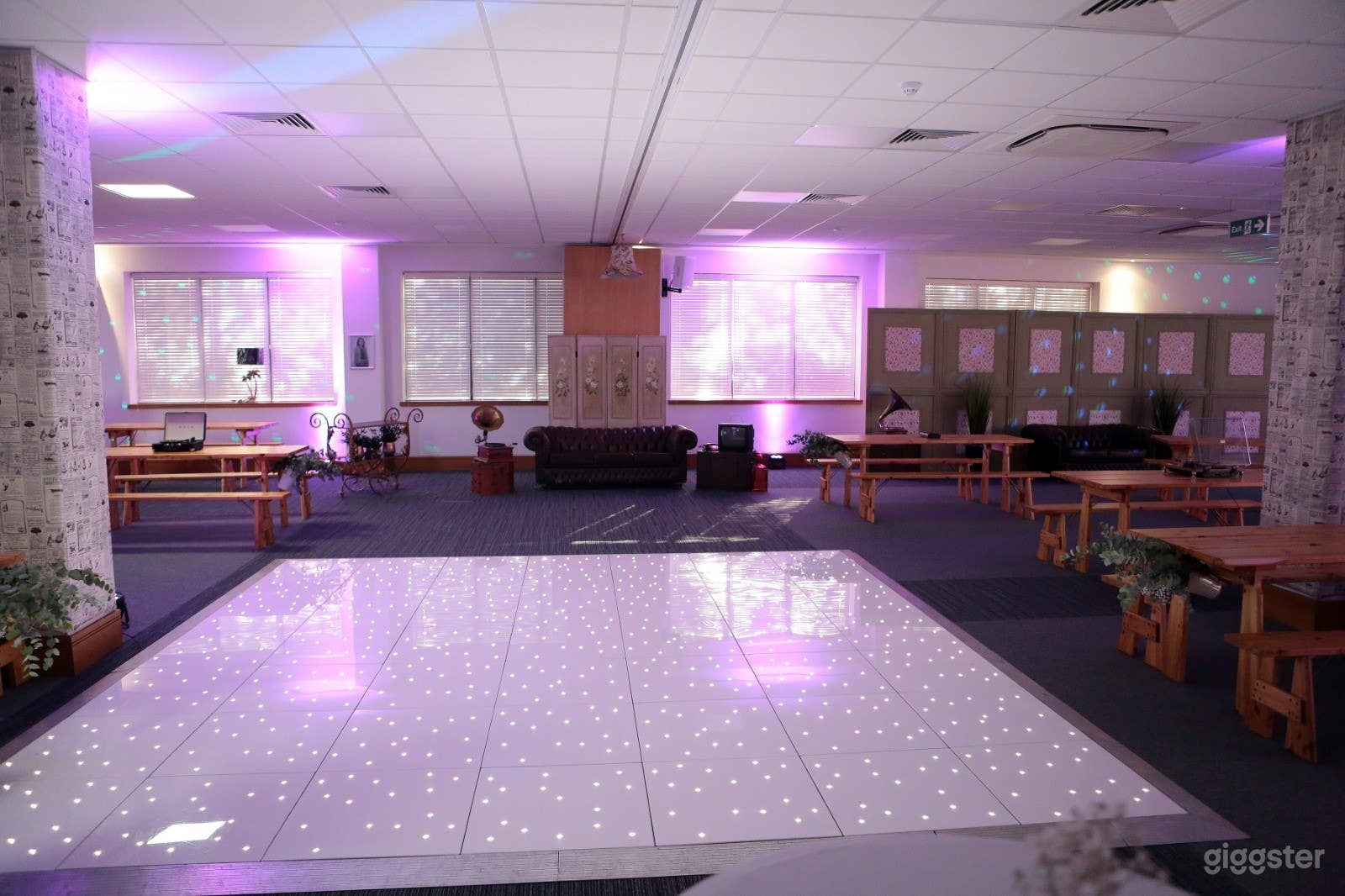 Amazing House Conference Centre Photo 2