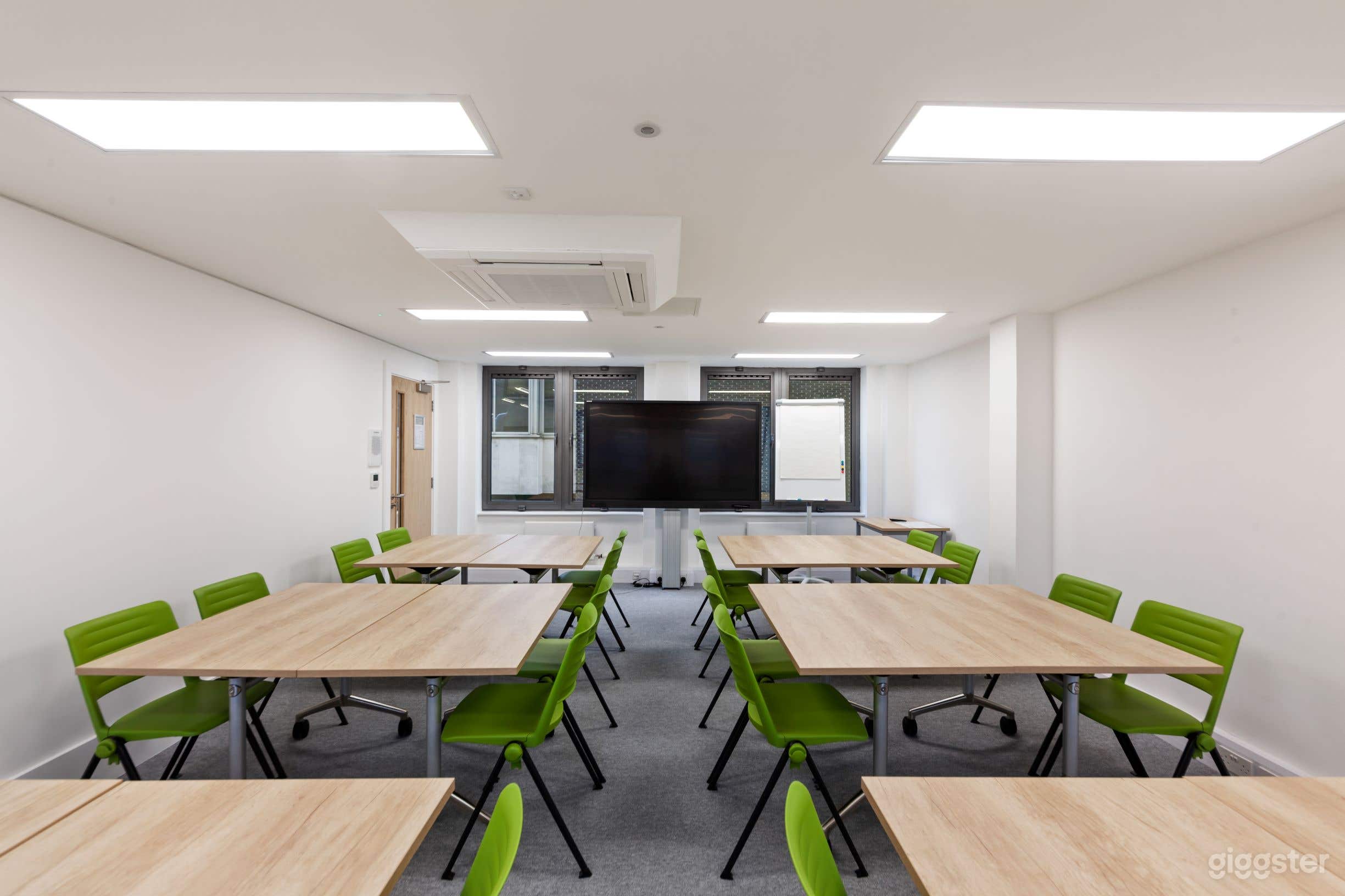 Charles West Room Photo 1