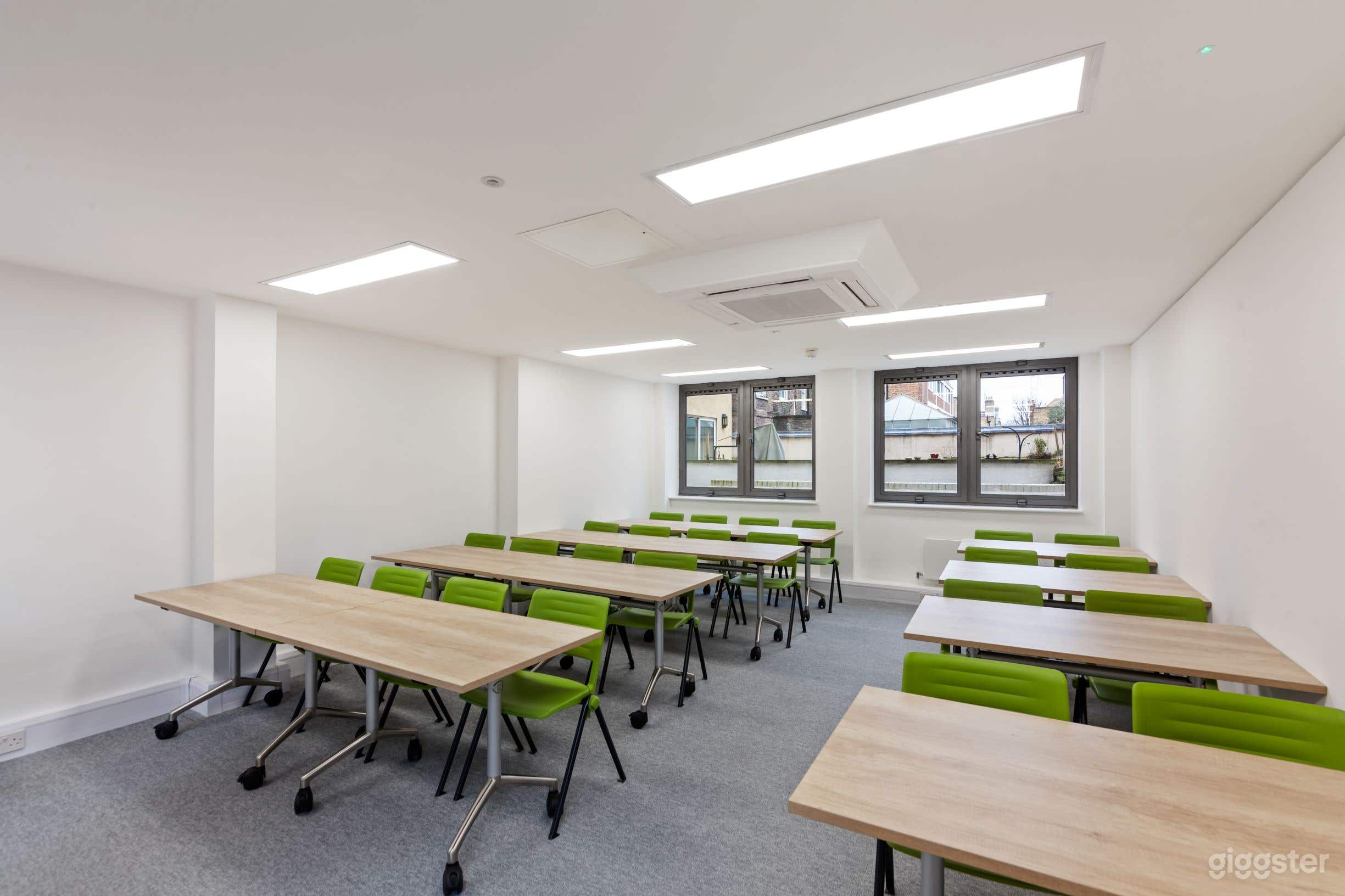 Charles West Room Photo 3