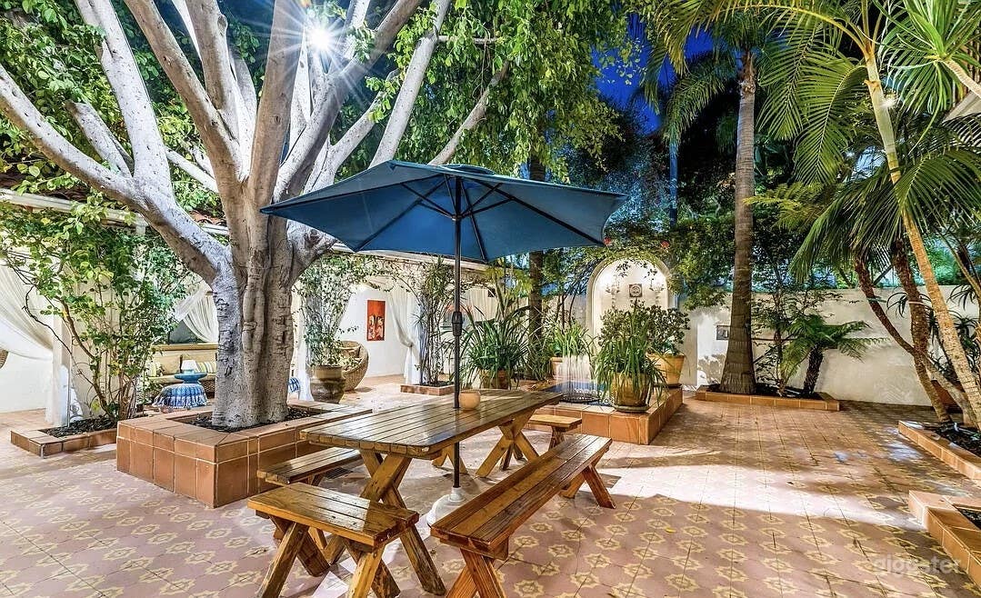 Mediterranean Hollywood Villa Photo 3