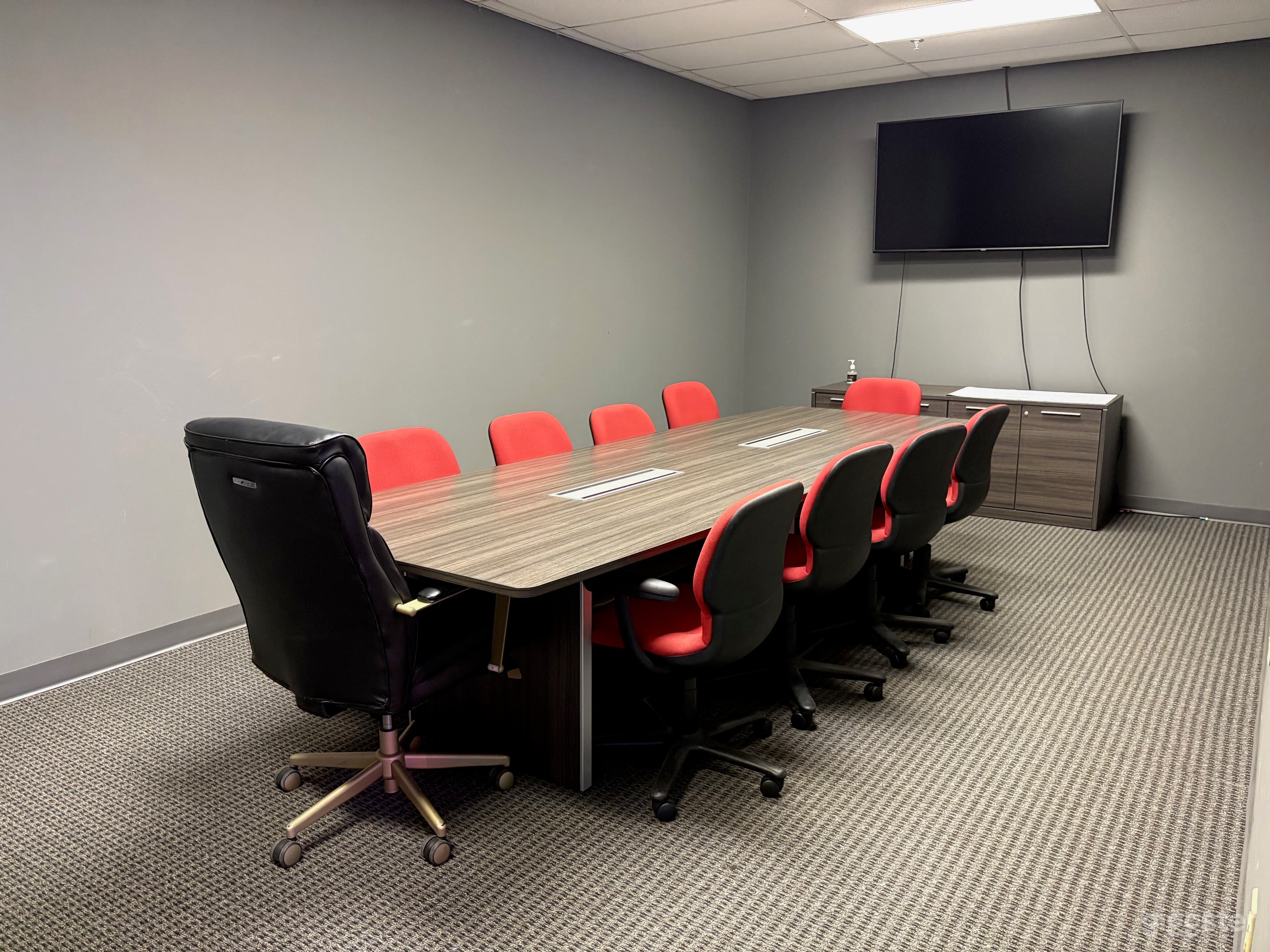 Conference Room, Office, Meeting Space with Smart TV Photo 3