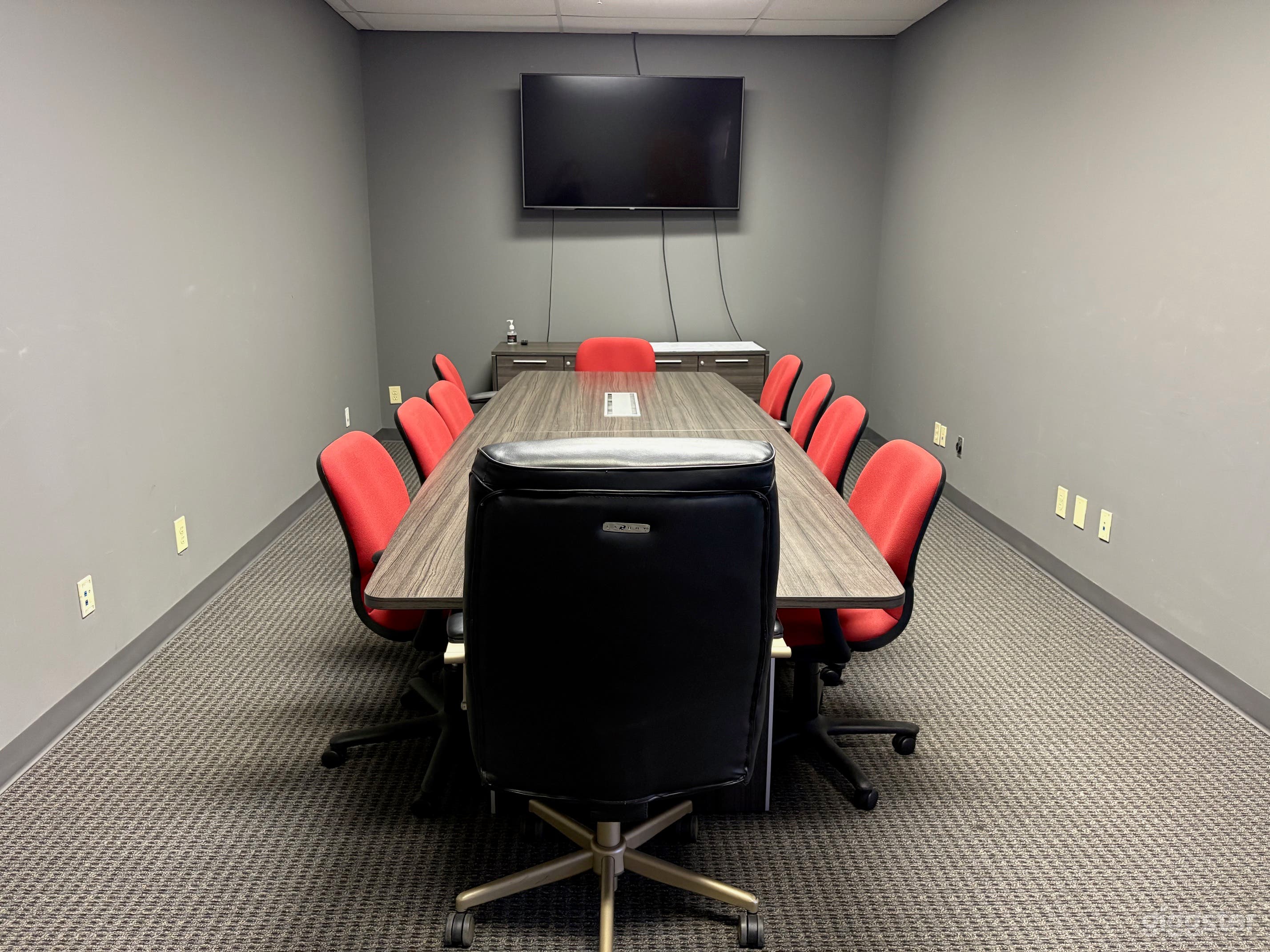 Conference Room, Office, Meeting Space with Smart TV Photo 1